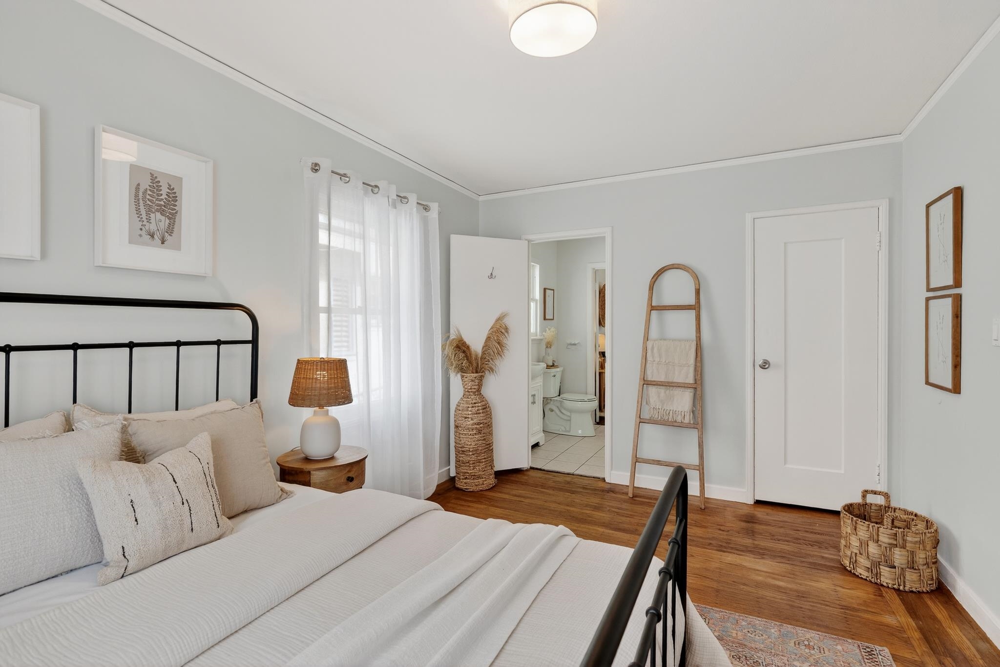 Detail Gallery Image 30 of 43 For 3006 14th Ave, Oakland,  CA 94602 - 2 Beds | 1 Baths