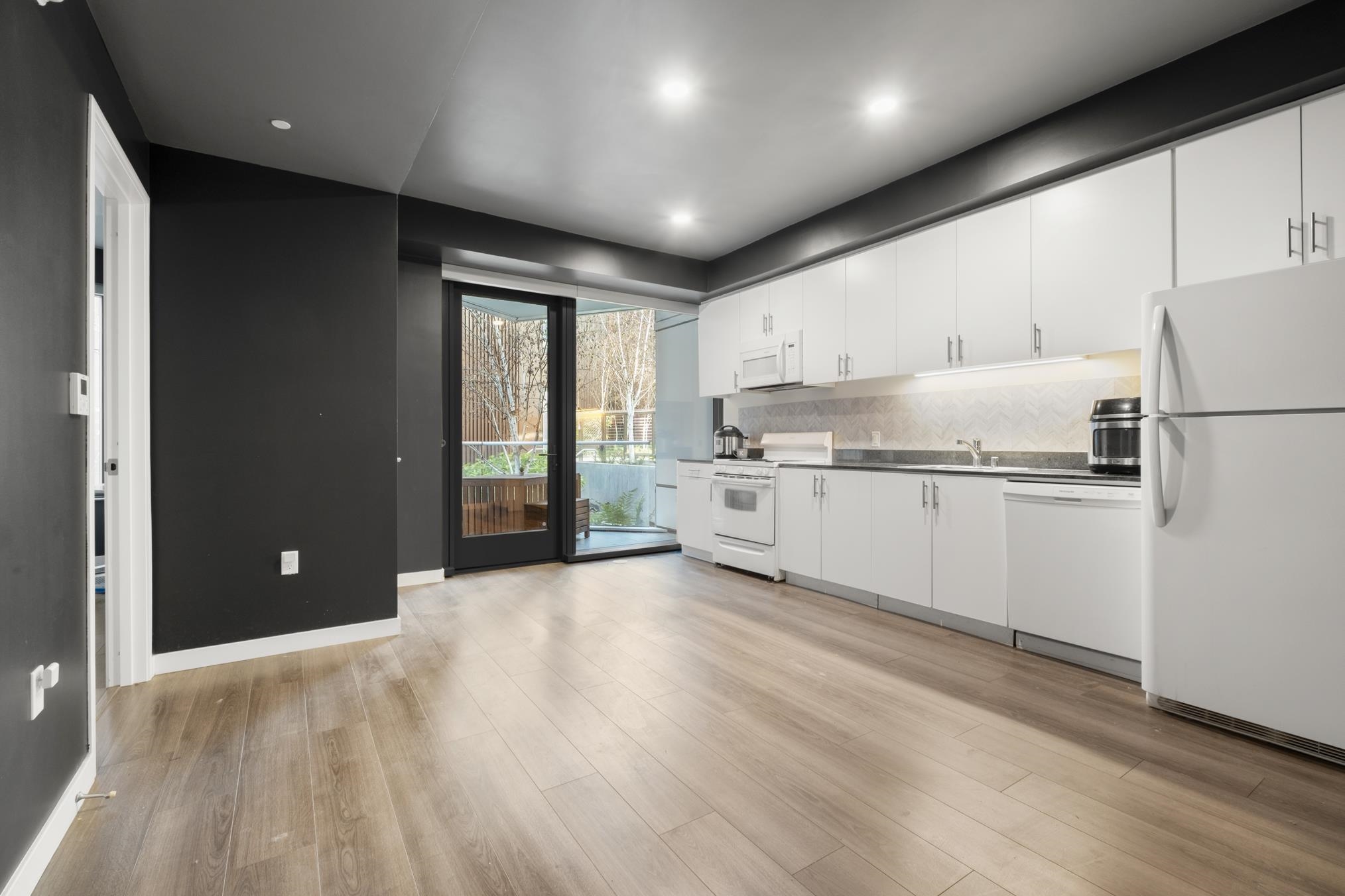 Detail Gallery Image 2 of 27 For 280 Spear St. 2b,  San Francisco,  CA 94105 - 1 Beds | 1 Baths