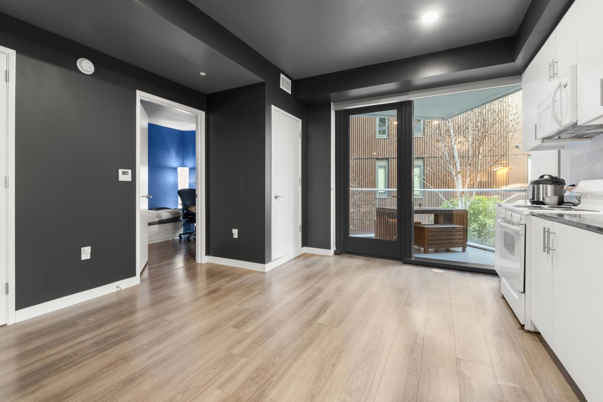 Detail Gallery Image 3 of 27 For 280 Spear St. 2b,  San Francisco,  CA 94105 - 1 Beds | 1 Baths