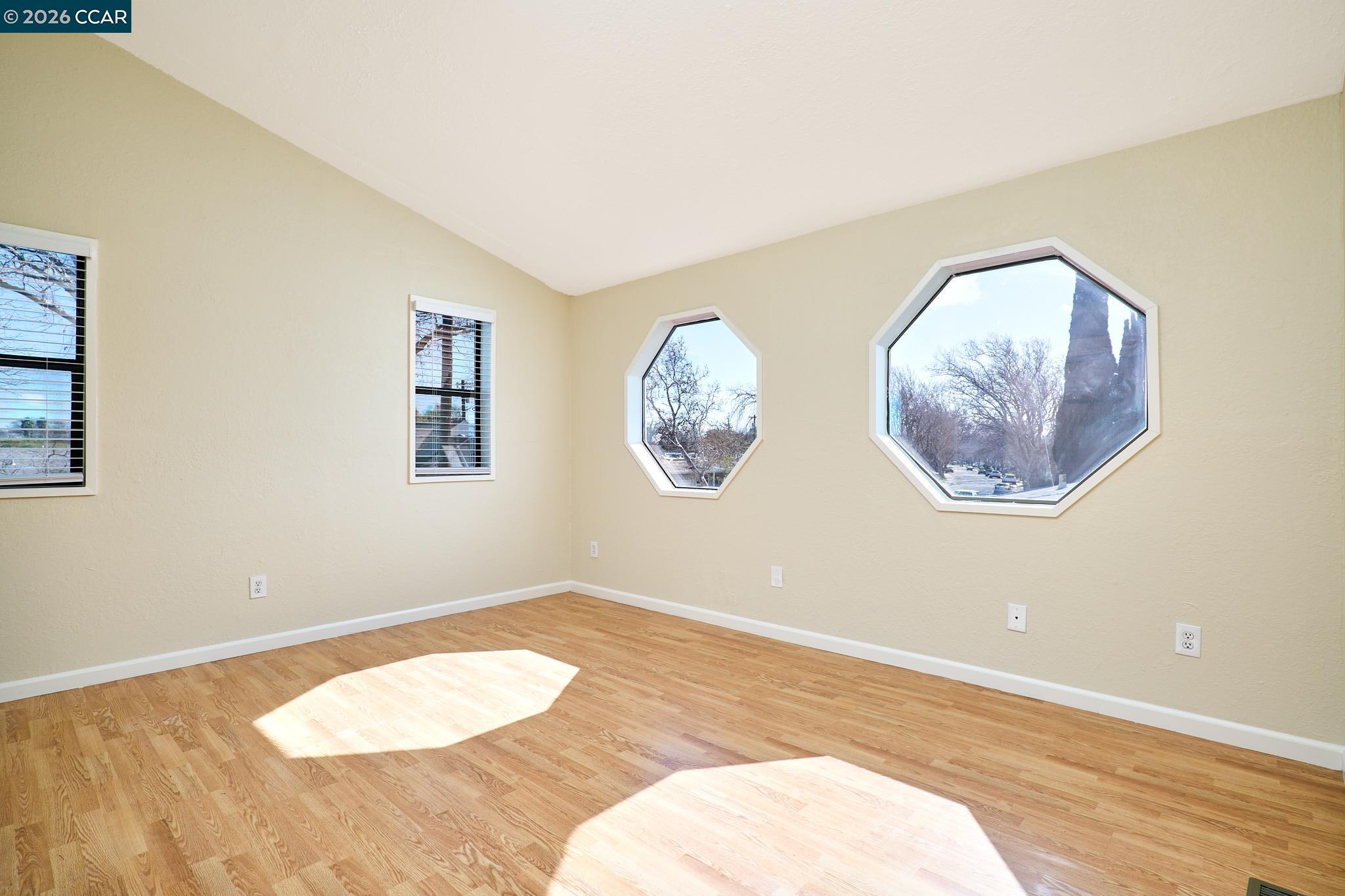 Detail Gallery Image 14 of 29 For 1413 Maryland St, Fairfield,  CA 94533 - 3 Beds | 2/1 Baths