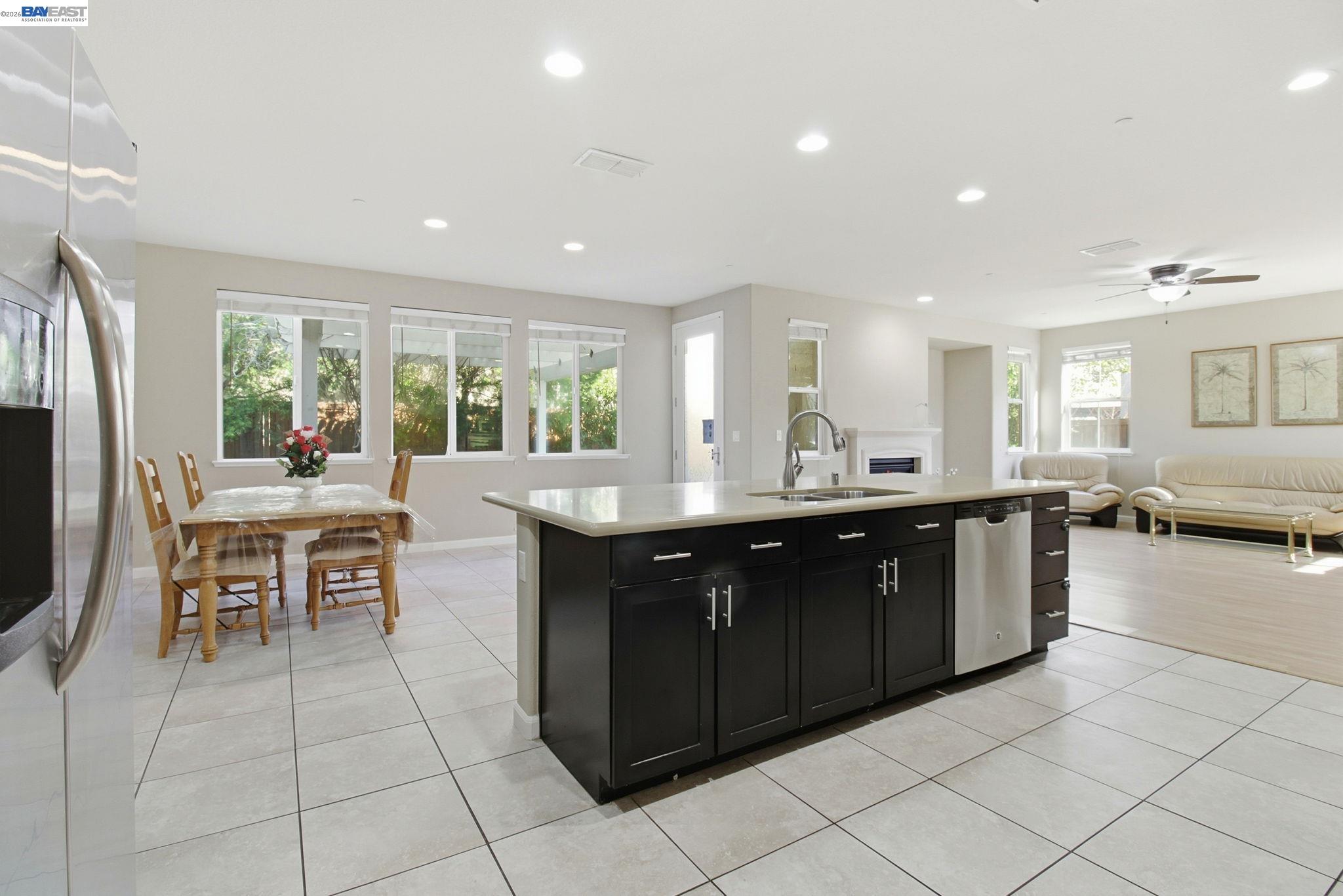 Detail Gallery Image 6 of 27 For 237 W Moraga St, Mountain House,  CA 95391 - 3 Beds | 2/1 Baths