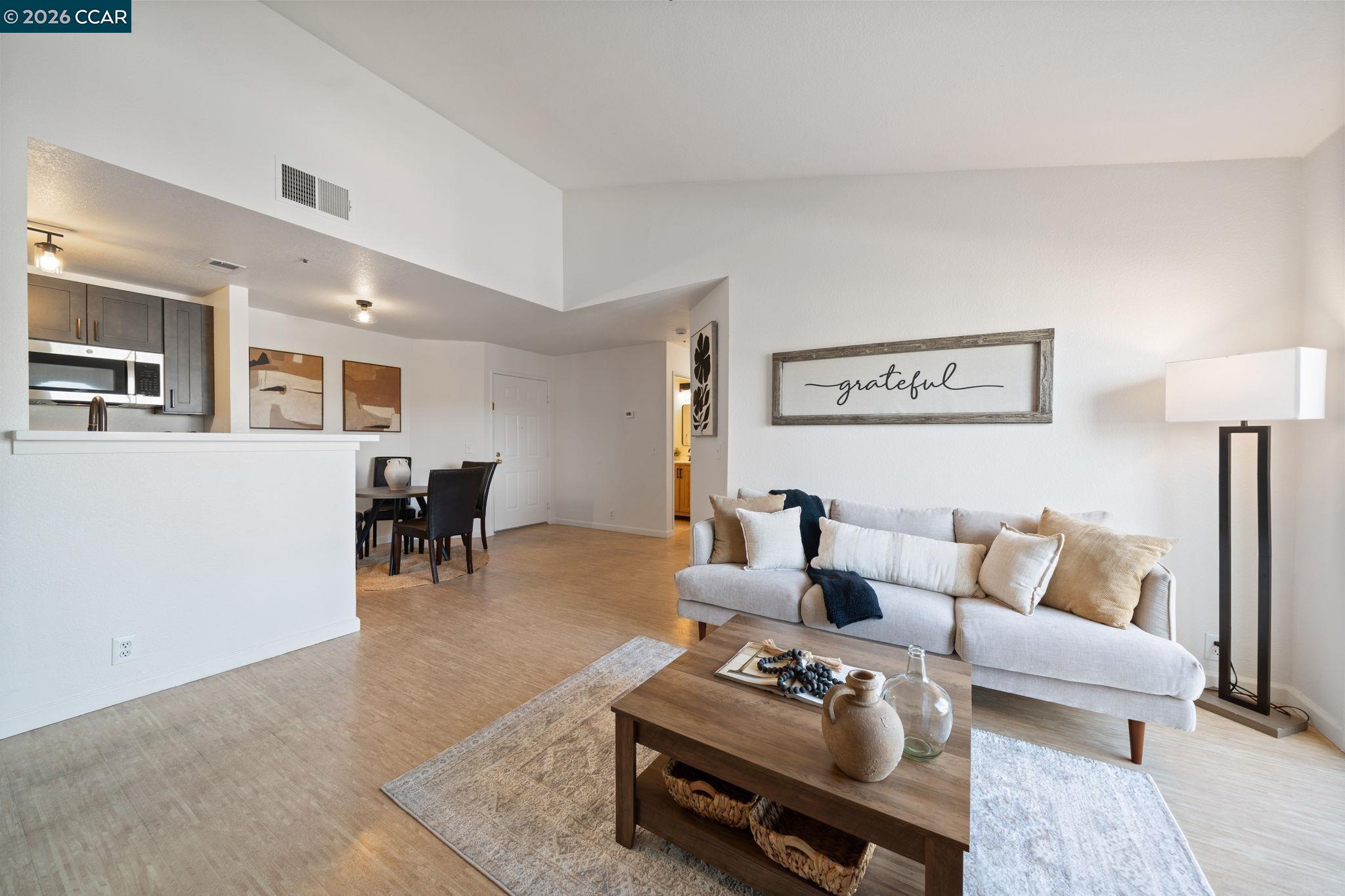 Photo #3: 41123979 Listing: Photo #3