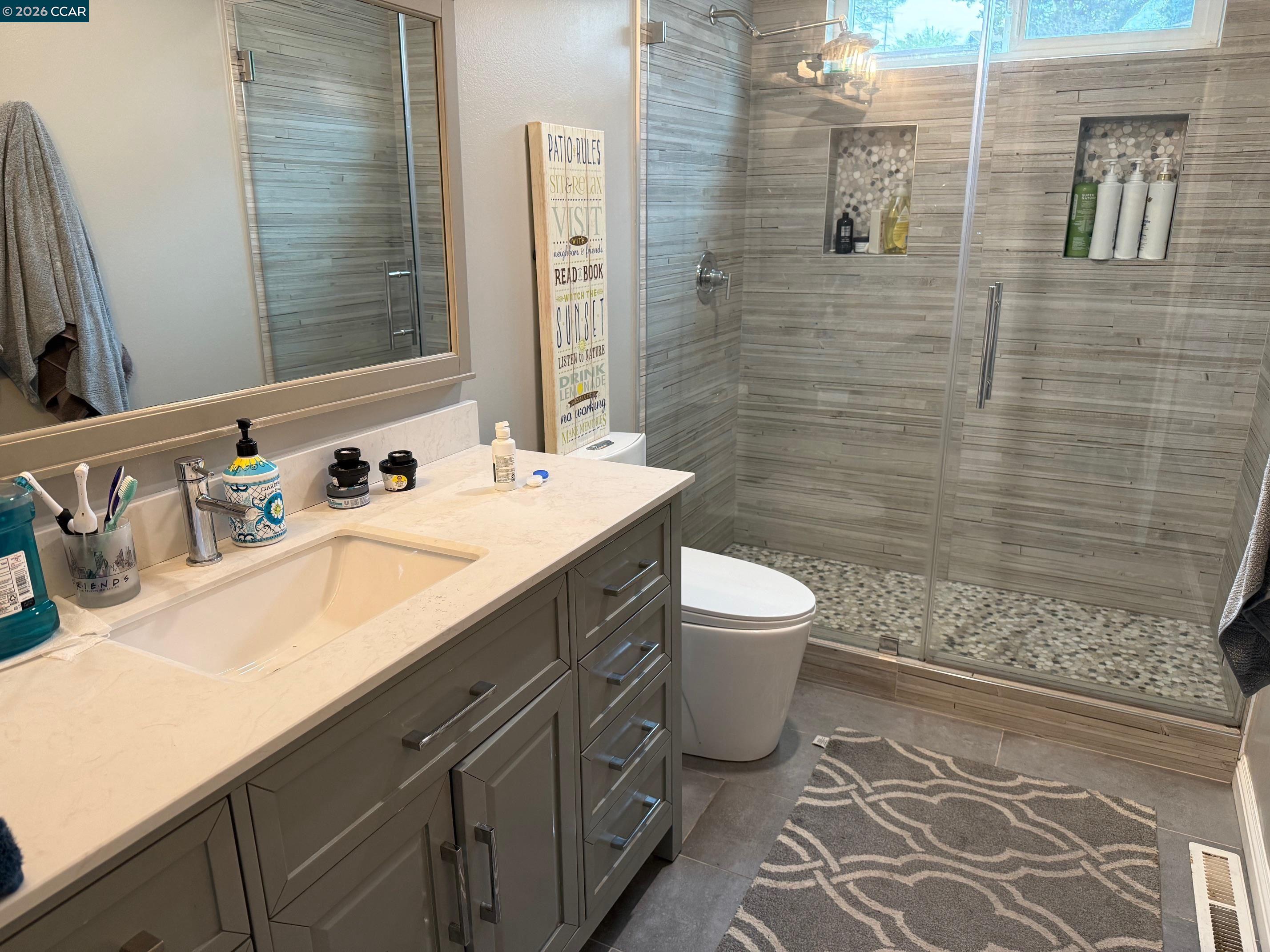 Detail Gallery Image 3 of 6 For 203 Virginia Cir, Martinez,  CA 94553 - 4 Beds | 2 Baths