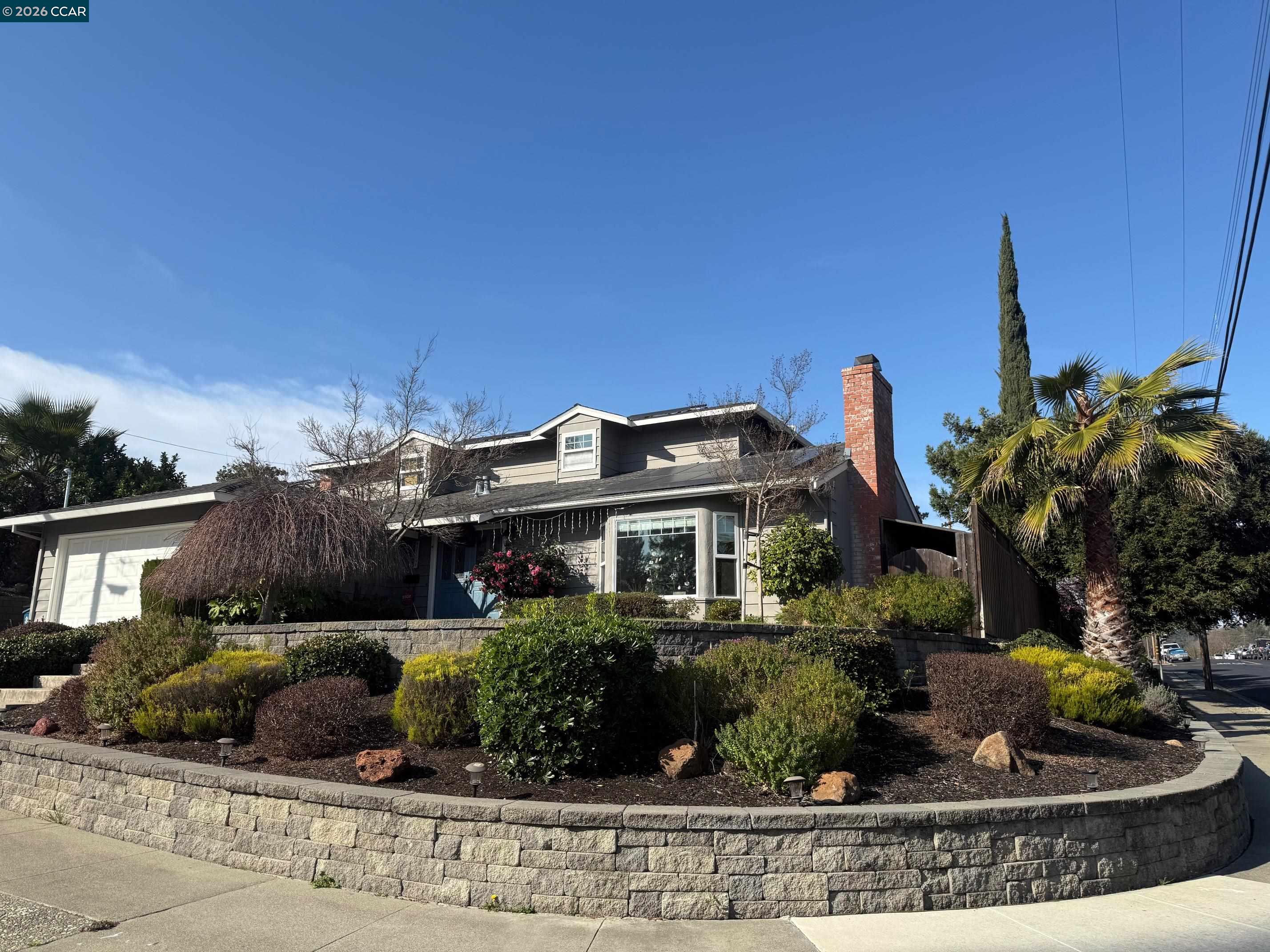 Detail Gallery Image 6 of 6 For 203 Virginia Cir, Martinez,  CA 94553 - 4 Beds | 2 Baths