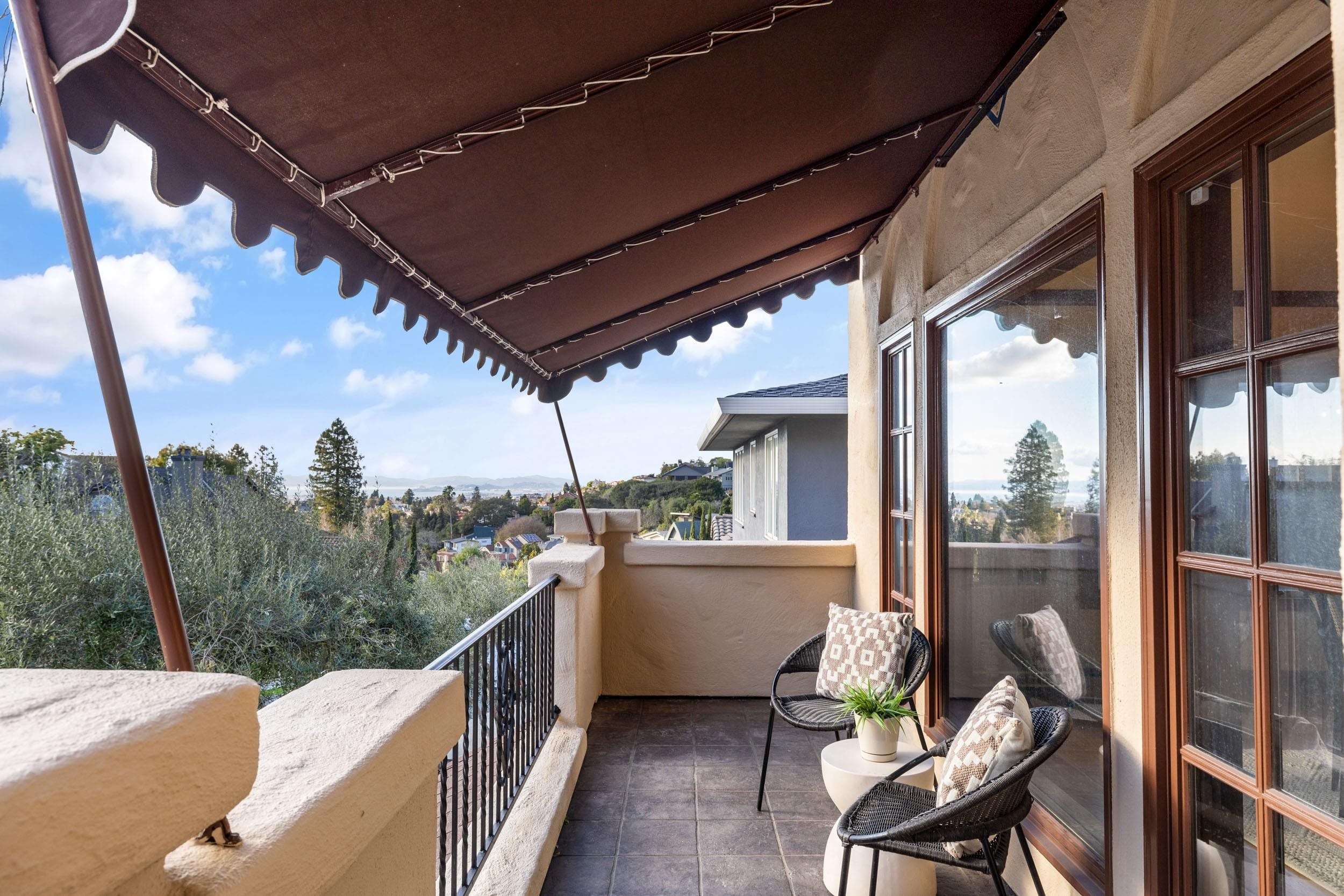 Detail Gallery Image 30 of 31 For 4800 Proctor Ave, Oakland,  CA 94618 - 3 Beds | 3 Baths