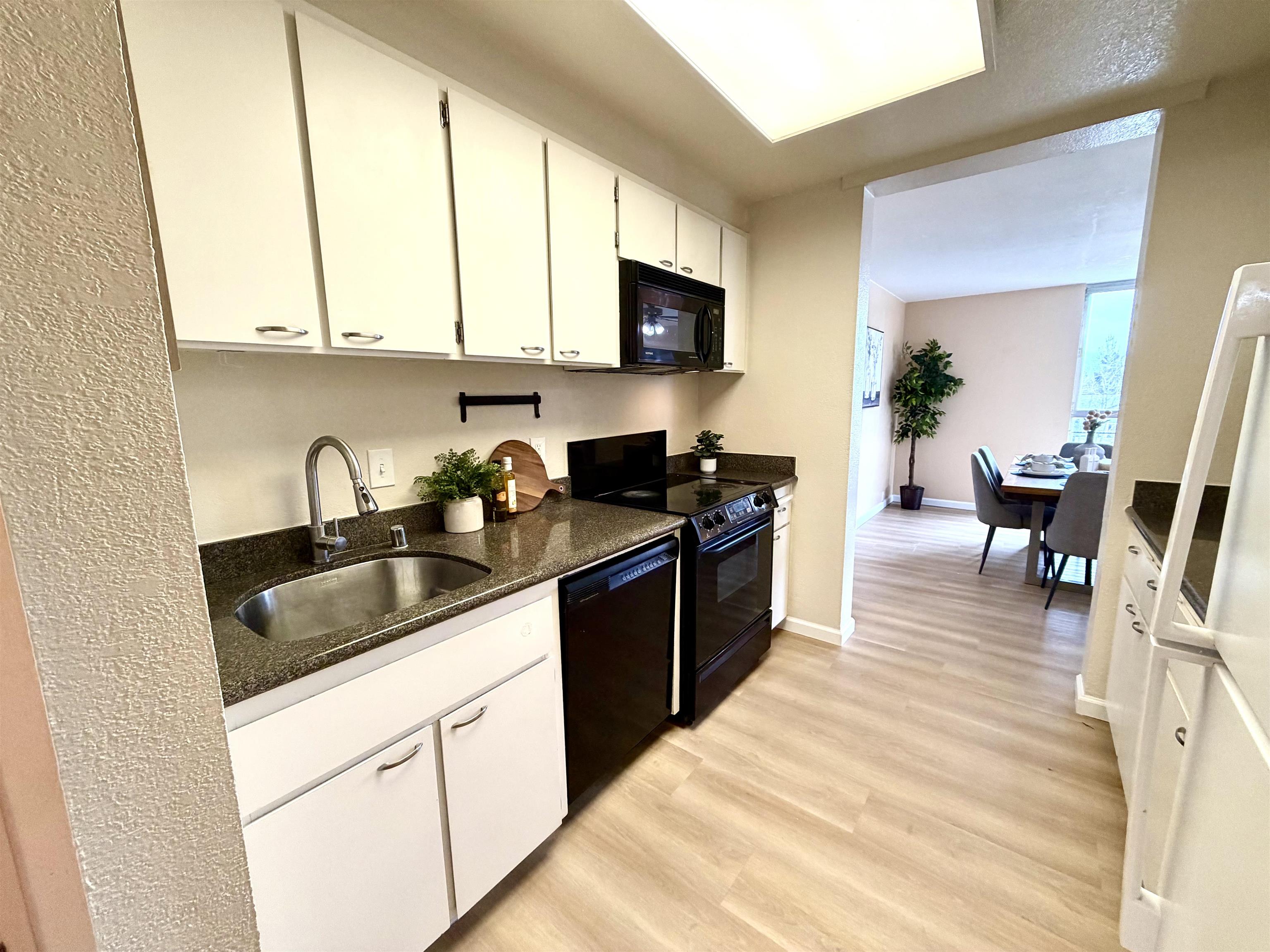 Photo #2: 41123984 Listing: Photo #2