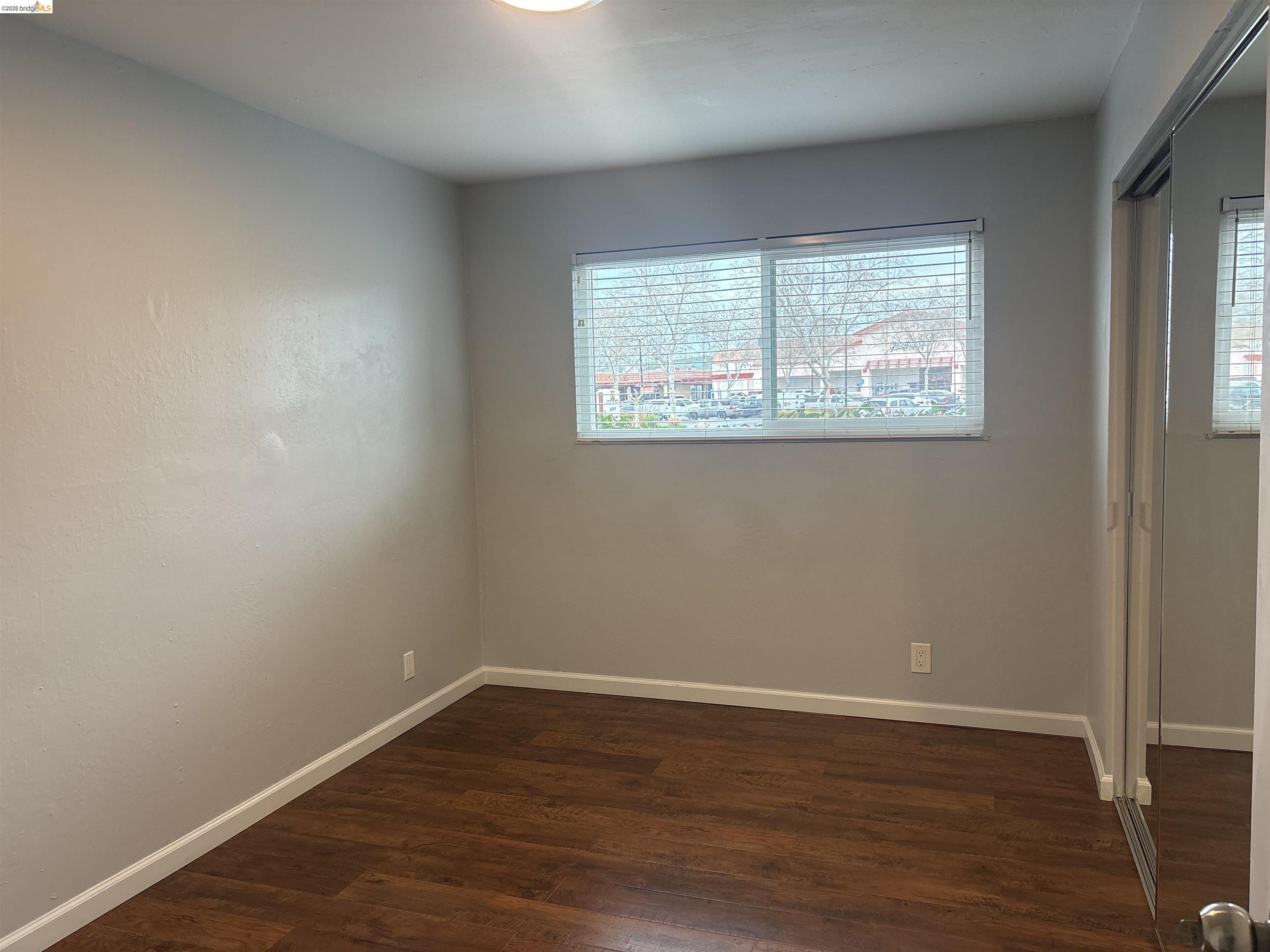 Detail Gallery Image 5 of 11 For 4462 Clayton Rd a,  Concord,  CA 94519-9999 - 2 Beds | 1 Baths