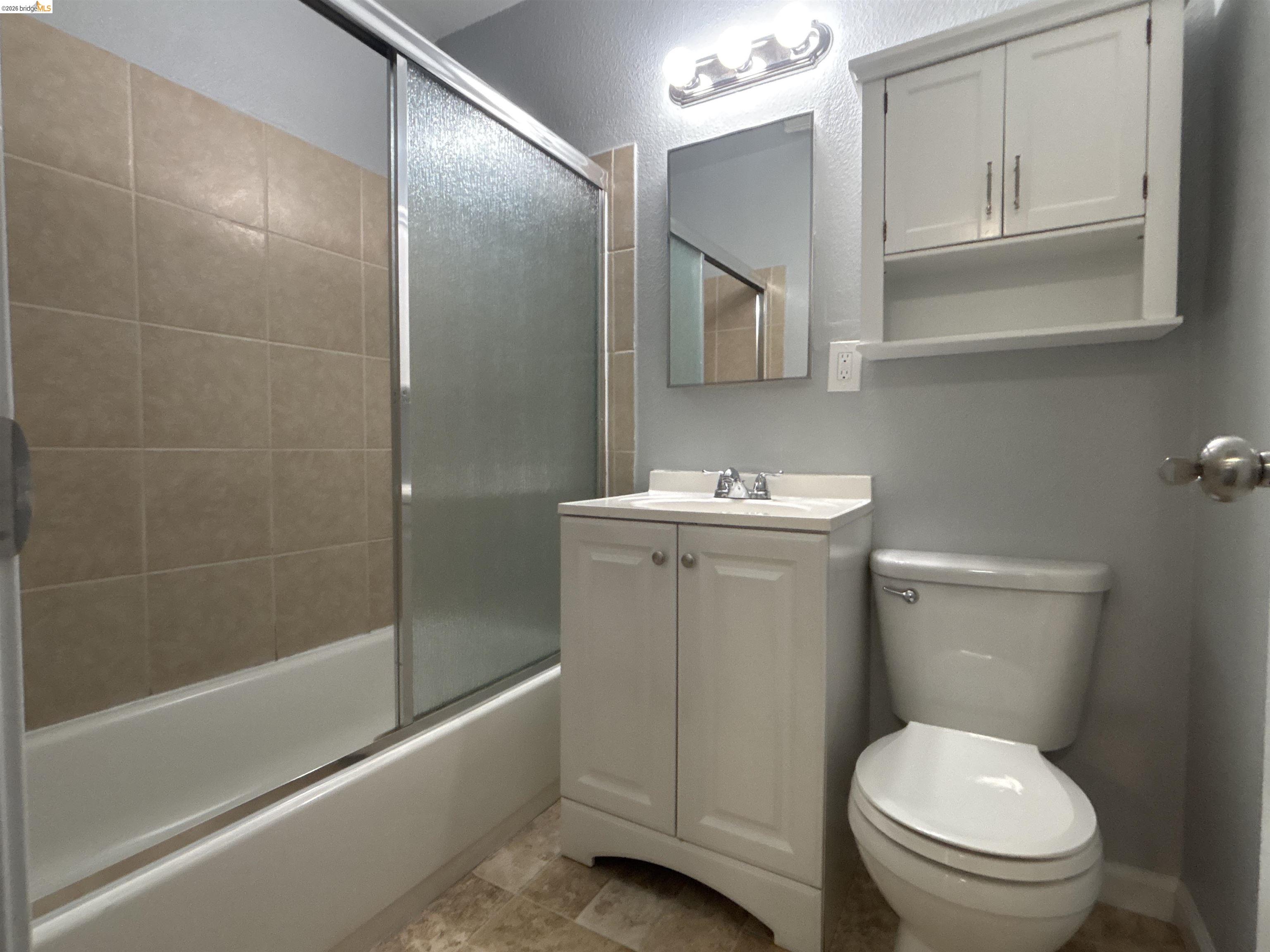 Detail Gallery Image 8 of 11 For 4462 Clayton Rd a,  Concord,  CA 94519-9999 - 2 Beds | 1 Baths