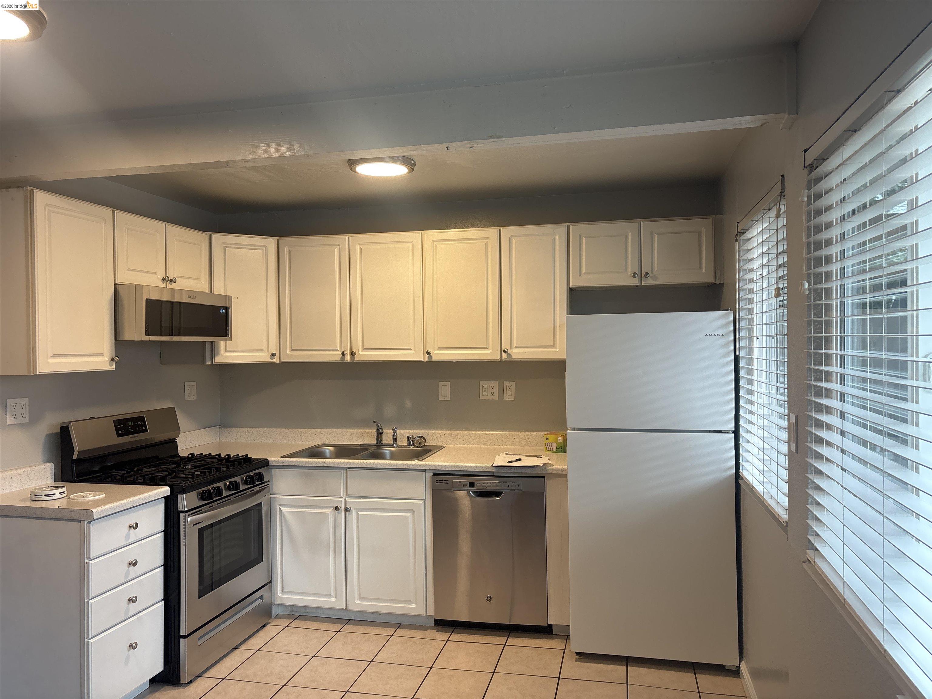 Detail Gallery Image 9 of 11 For 4462 Clayton Rd a,  Concord,  CA 94519-9999 - 2 Beds | 1 Baths