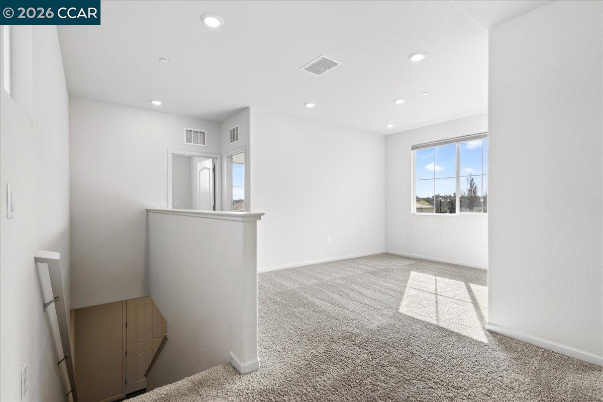 Detail Gallery Image 13 of 29 For 3017 Kenwood Cir, Oakley,  CA 94561-6023 - 4 Beds | 3 Baths