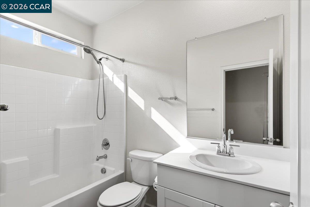 Detail Gallery Image 5 of 29 For 3017 Kenwood Cir, Oakley,  CA 94561-6023 - 4 Beds | 3 Baths