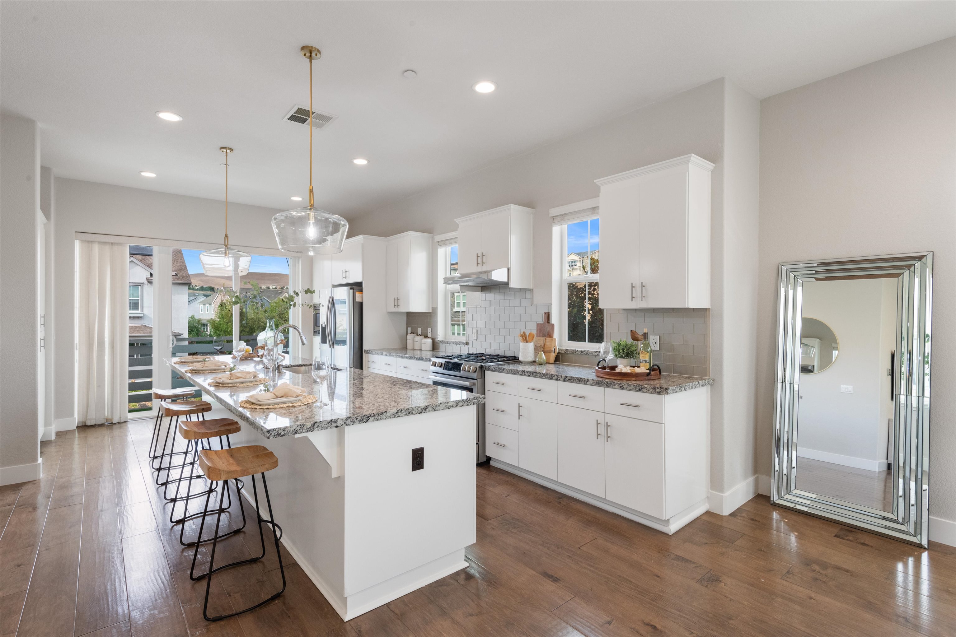 Detail Gallery Image 9 of 35 For 4371 Panorama Dr, Dublin,  CA 94568 - 3 Beds | 2/1 Baths