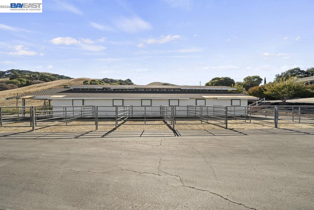 Detail Gallery Image 8 of 60 For 5280 Sheridan Rd, Sunol,  CA 94586 - 4 Beds | 4/1 Baths