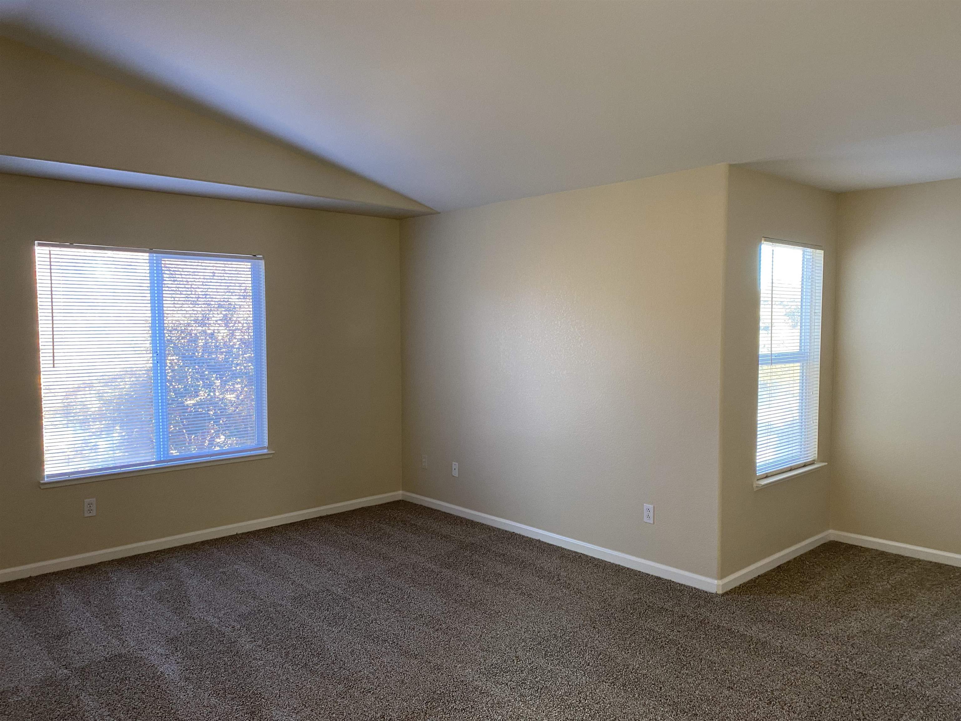 Detail Gallery Image 15 of 19 For 743 Queensland Cir, Stockton,  CA 95206 - 3 Beds | 2/1 Baths