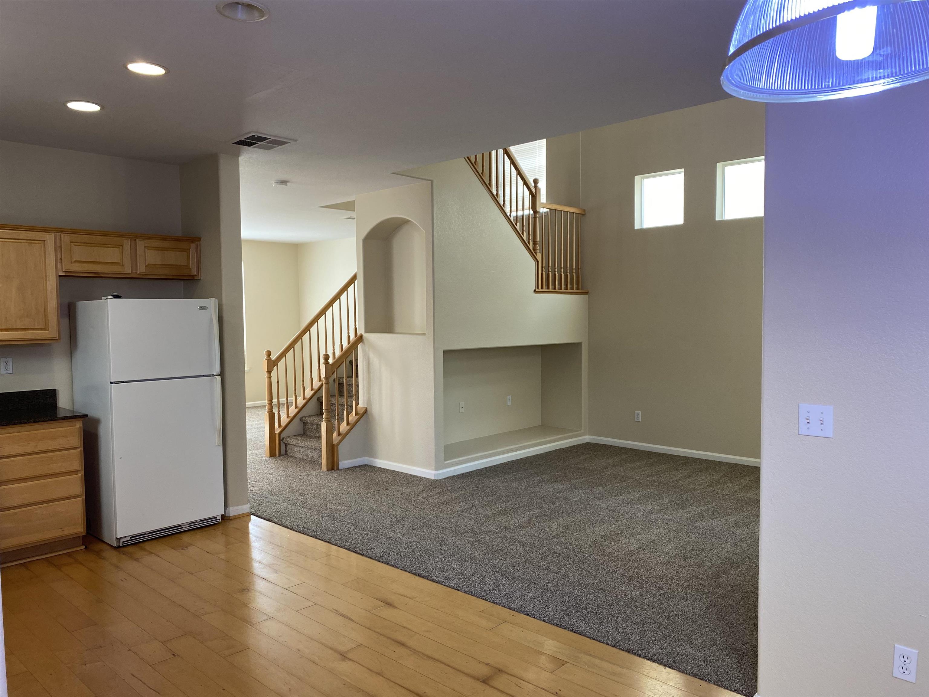 Detail Gallery Image 6 of 19 For 743 Queensland Cir, Stockton,  CA 95206 - 3 Beds | 2/1 Baths