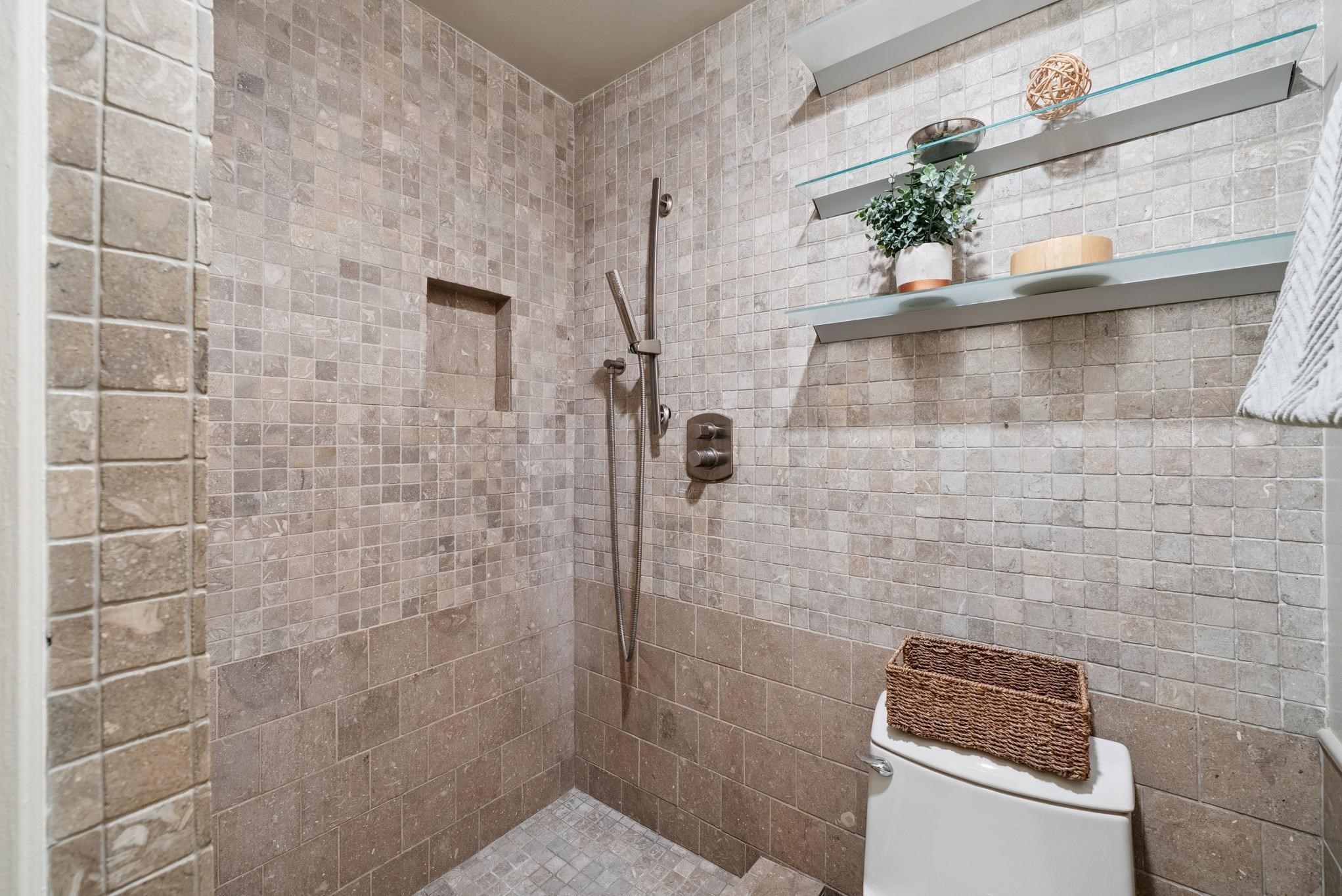 Photo #24: 41123990 Listing: Photo #24