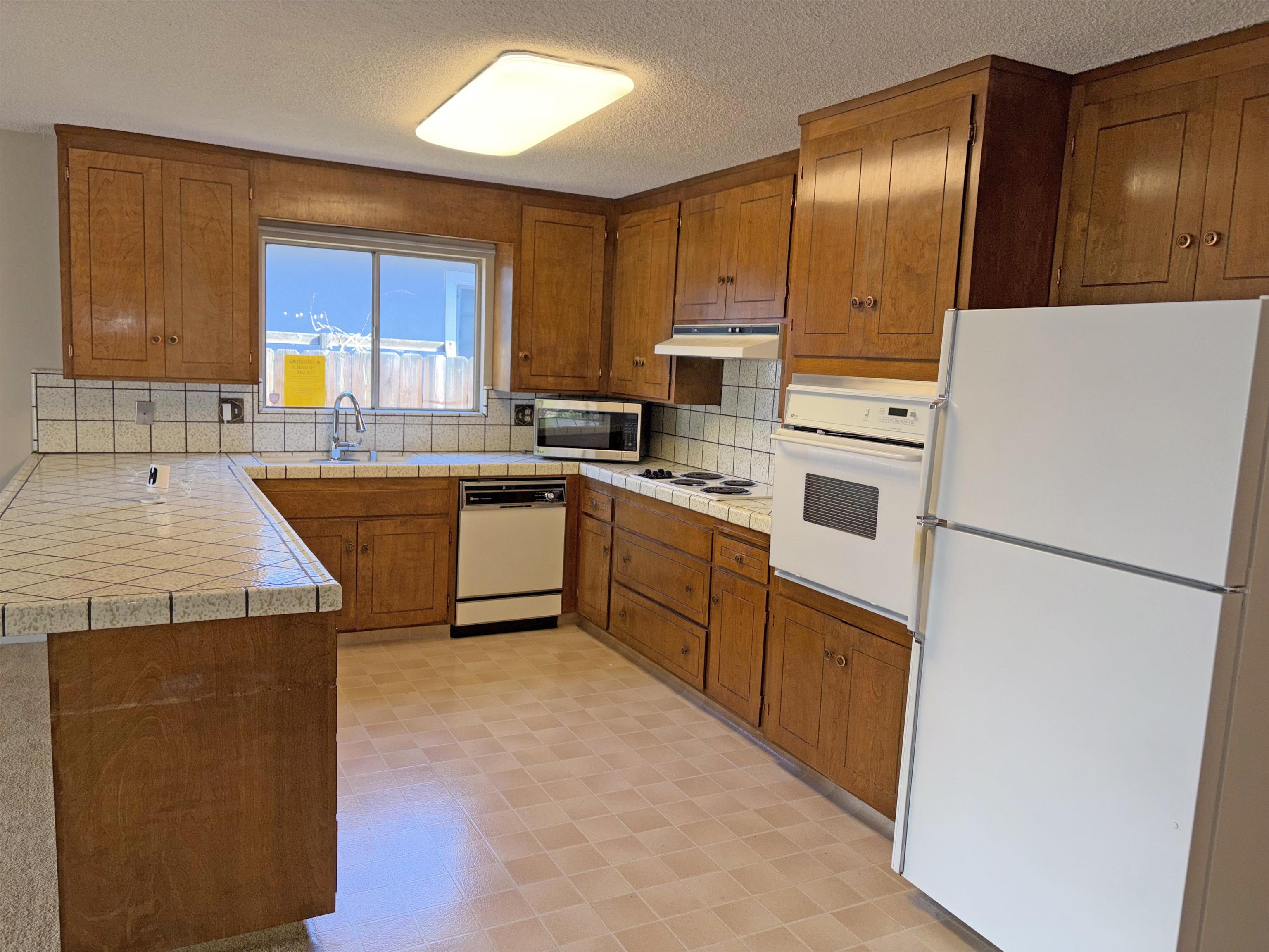 Detail Gallery Image 4 of 21 For 683 Southwood Dr, Brentwood,  CA 94513 - 3 Beds | 2 Baths