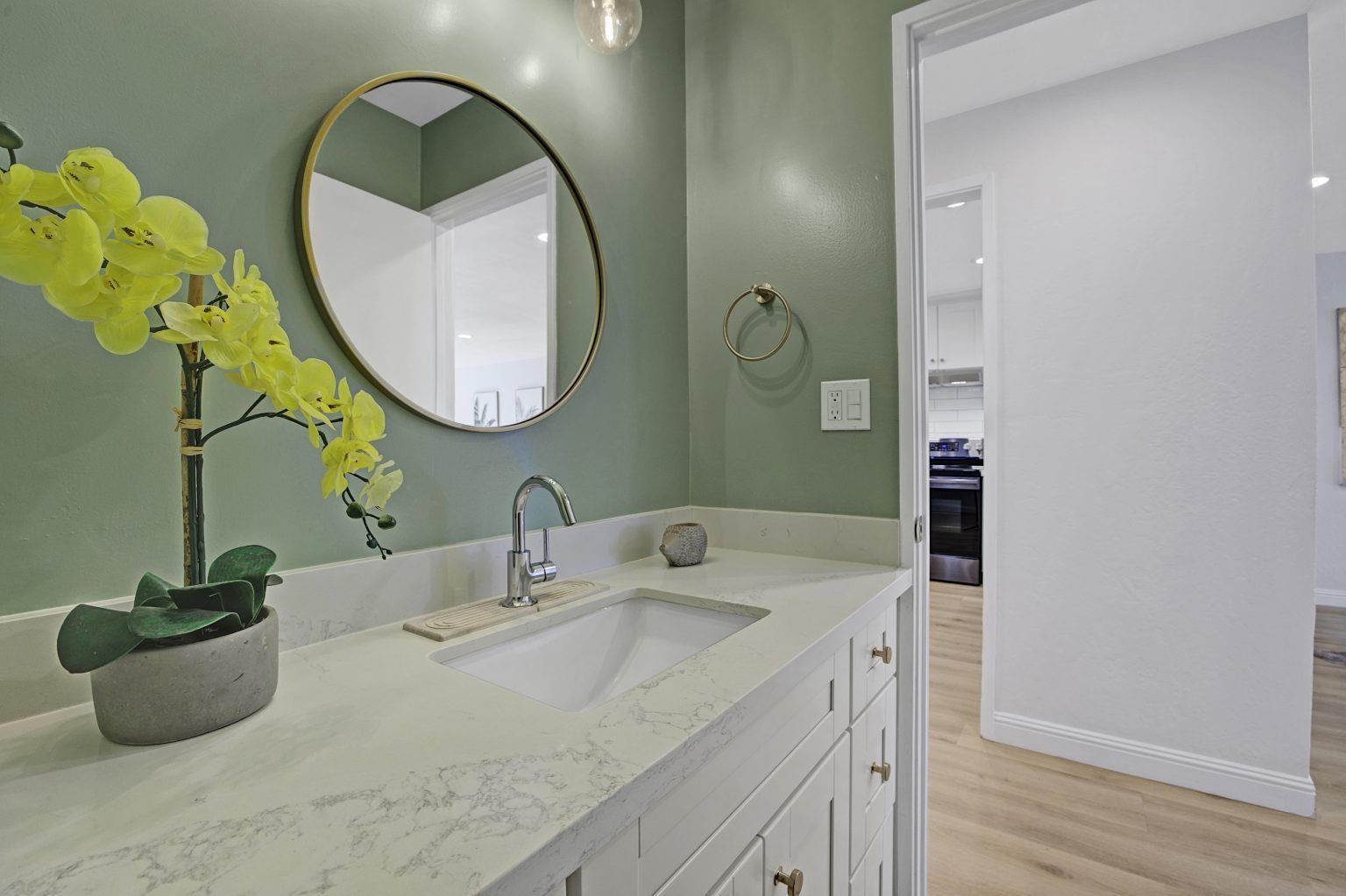 Detail Gallery Image 22 of 49 For 3218 Fir Ave, Alameda,  CA 94502 - 3 Beds | 2/1 Baths