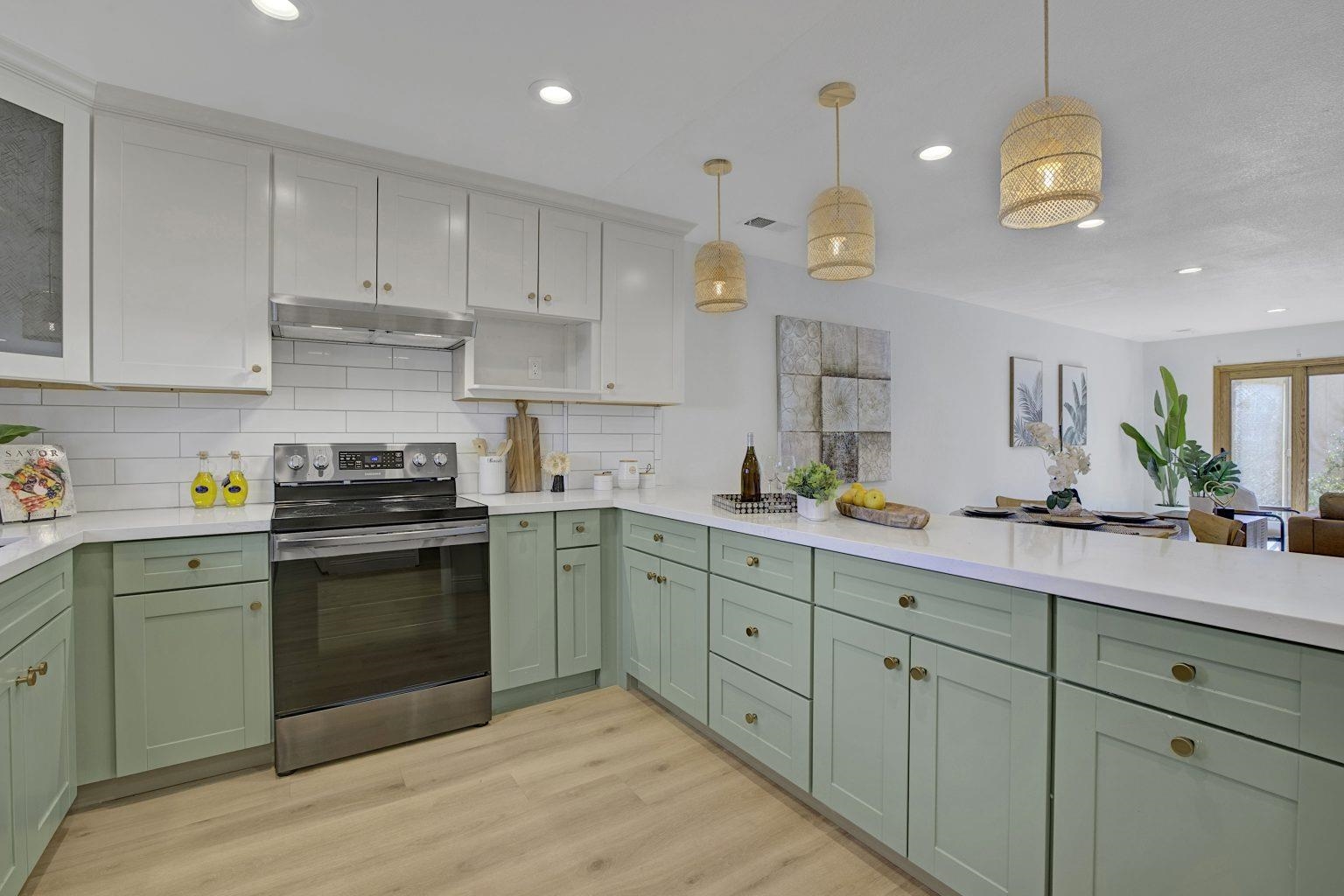 Detail Gallery Image 7 of 49 For 3218 Fir Ave, Alameda,  CA 94502 - 3 Beds | 2/1 Baths