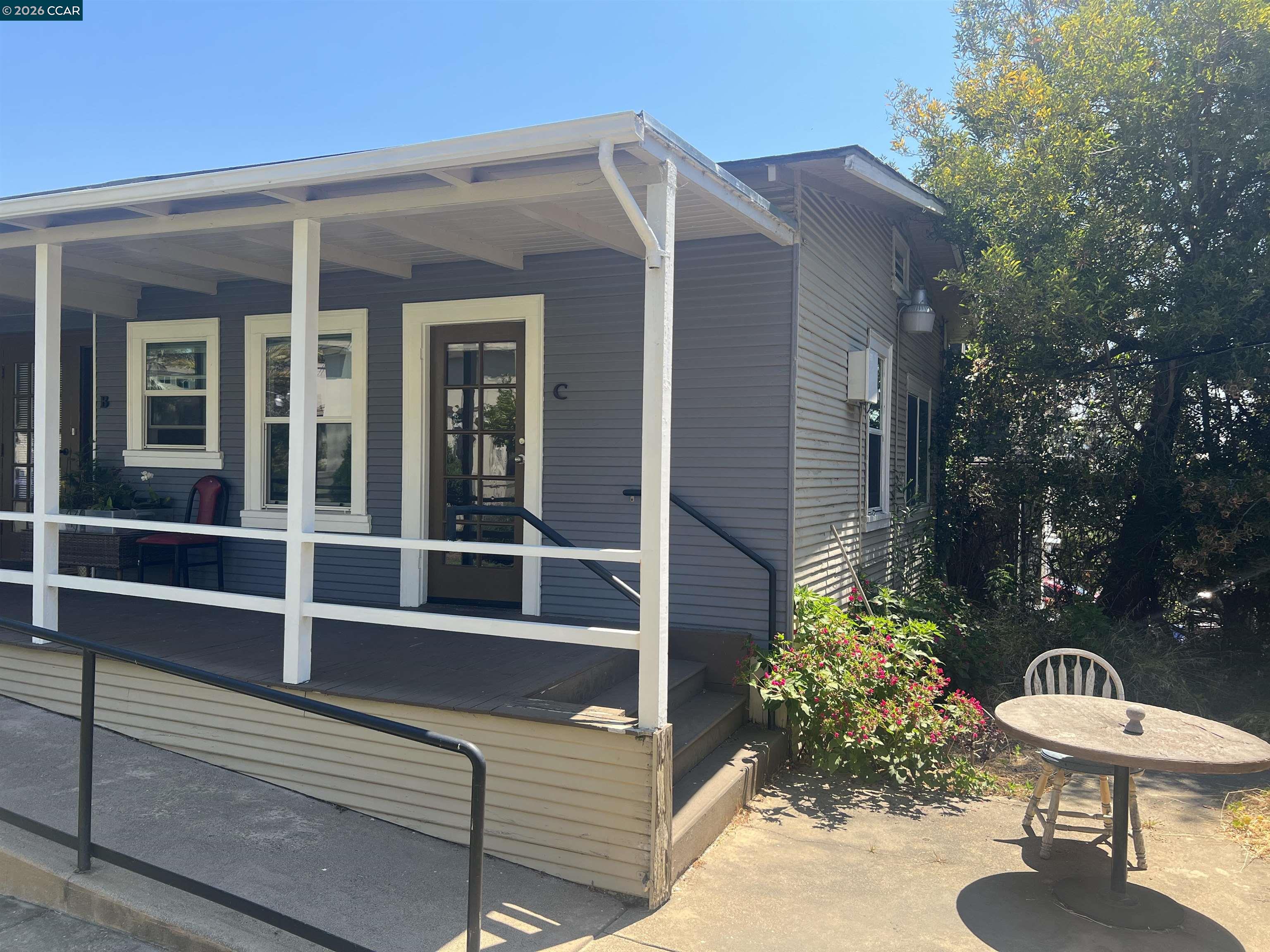 Detail Gallery Image 4 of 9 For 2361 E 29th St #COTTAGE C,  Oakland,  CA 94606 - 0 Beds | 1 Baths