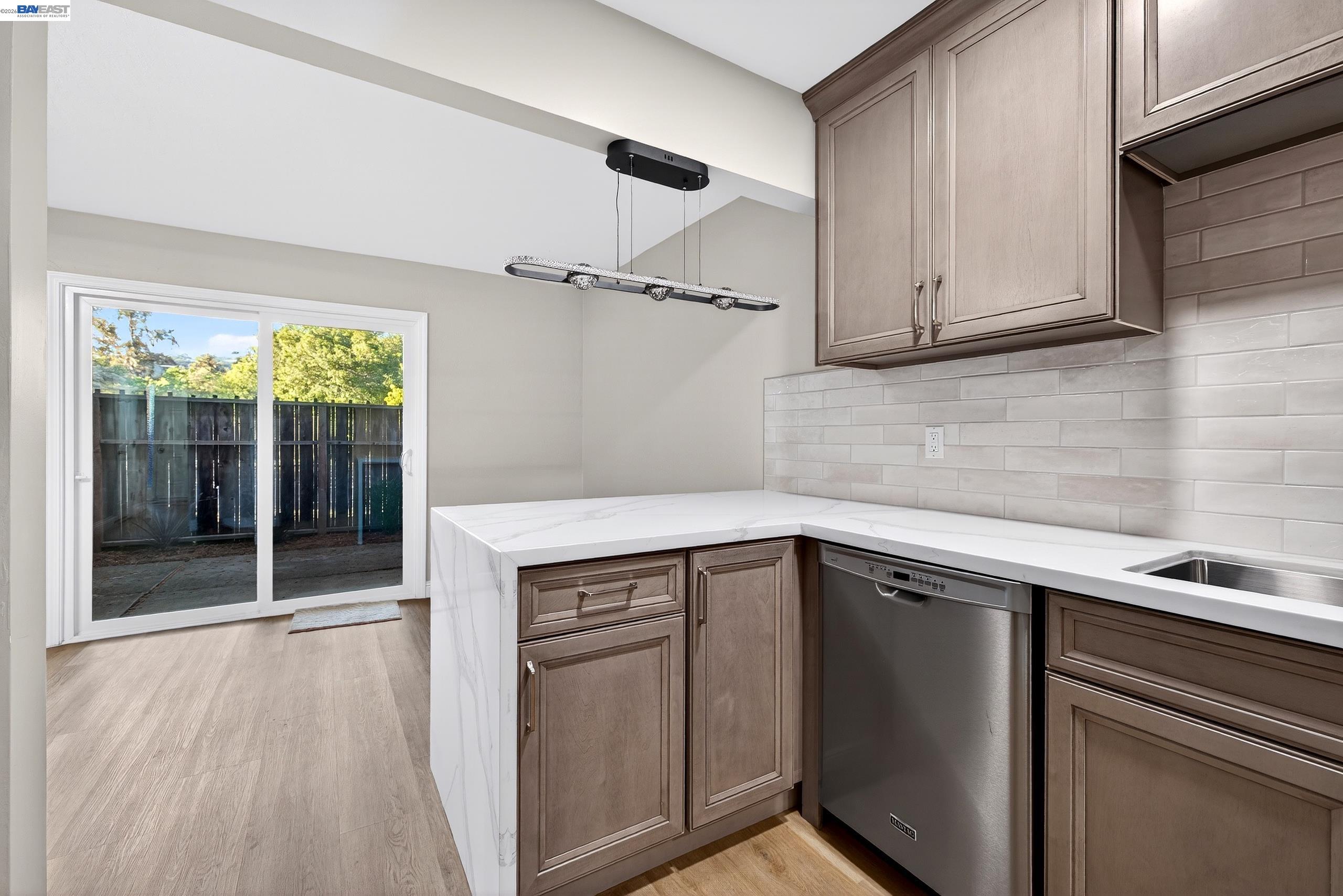 Photo #10: 41124000 Listing: Photo #10