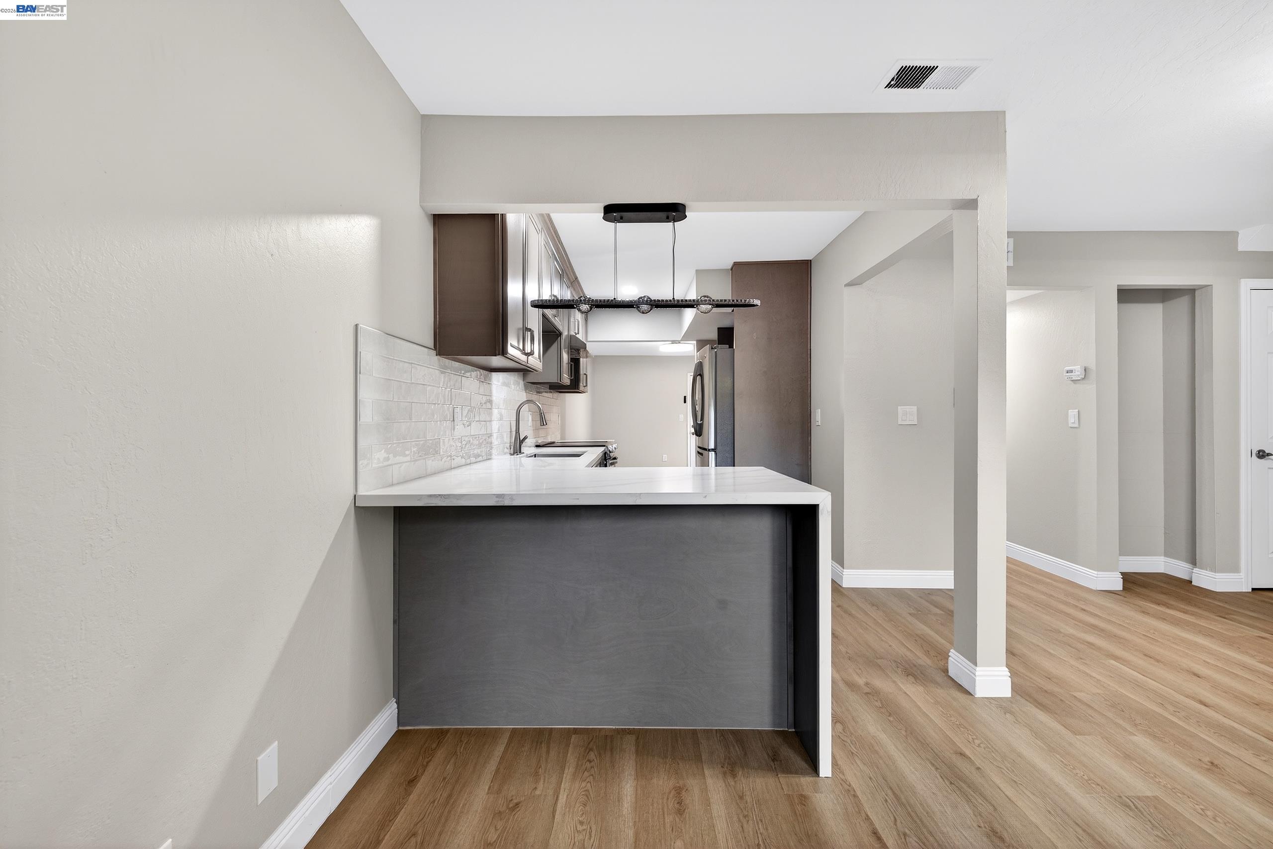 Photo #18: 41124000 Listing: Photo #18