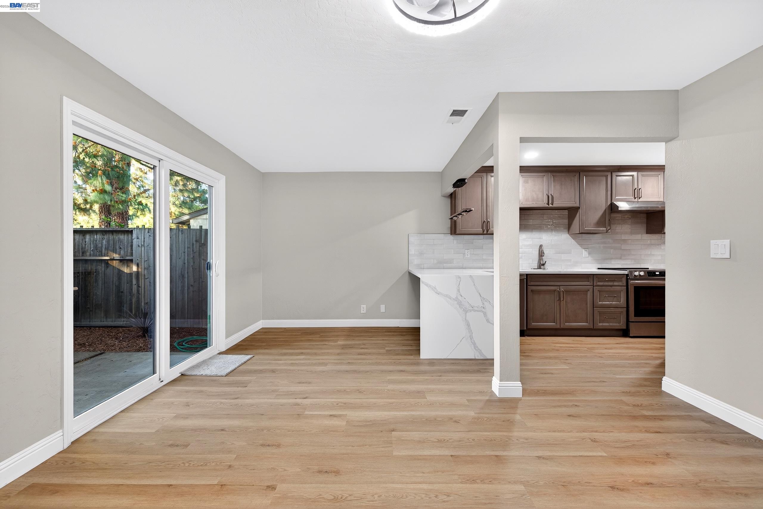 Photo #21: 41124000 Listing: Photo #21