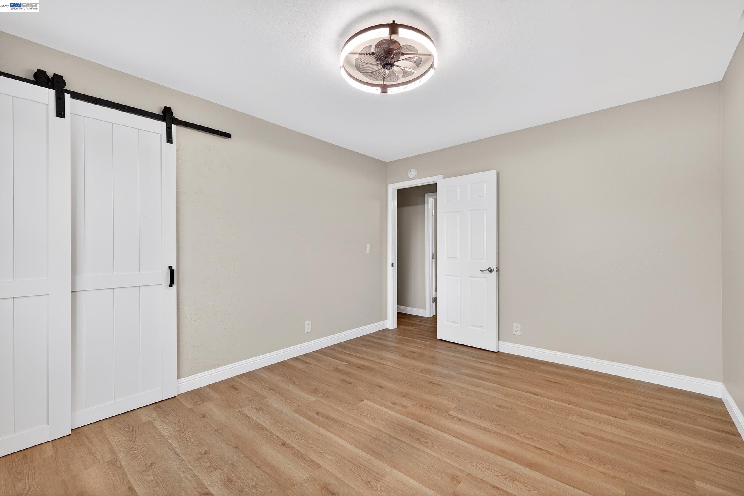 Photo #26: 41124000 Listing: Photo #26