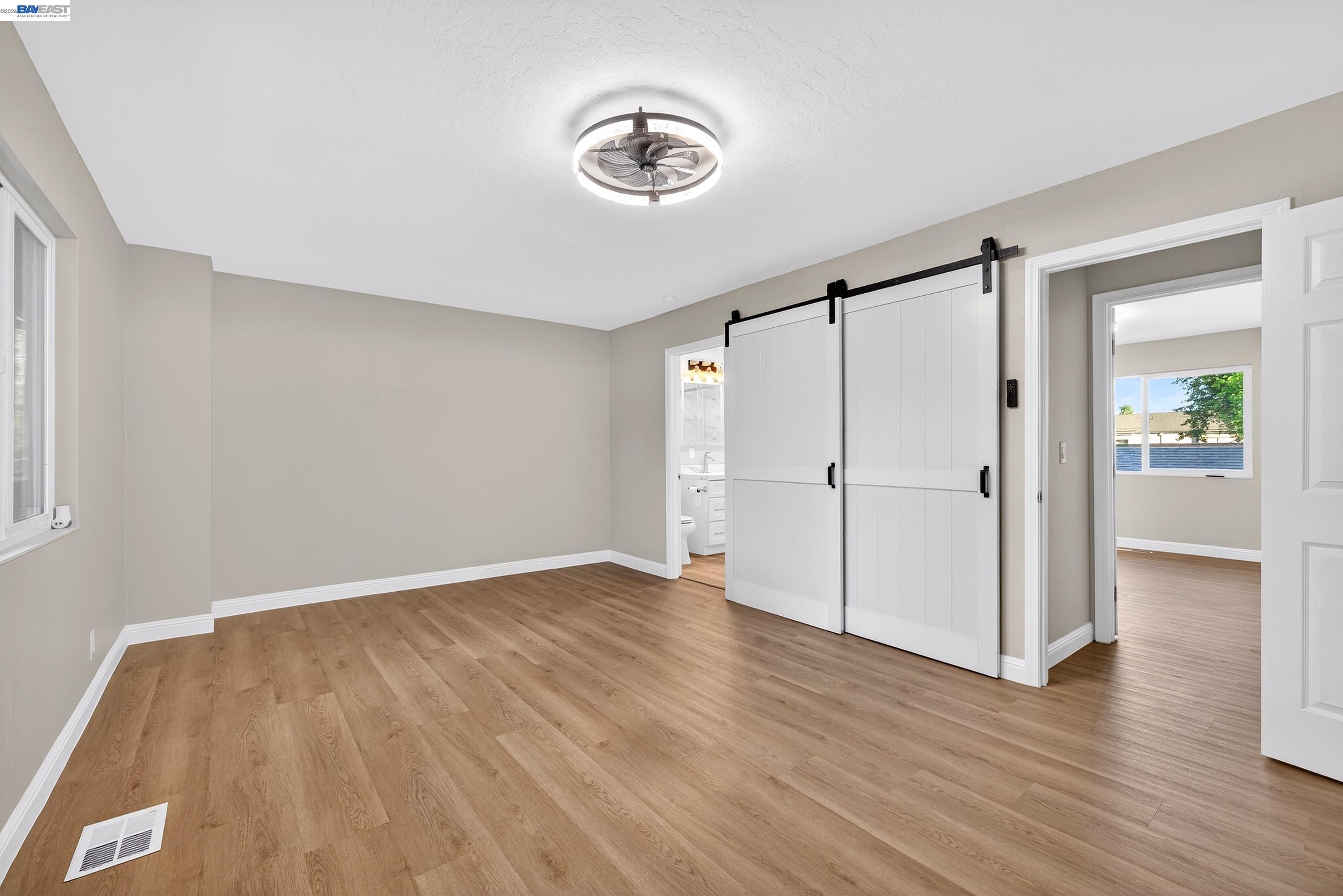 Photo #30: 41124000 Listing: Photo #30