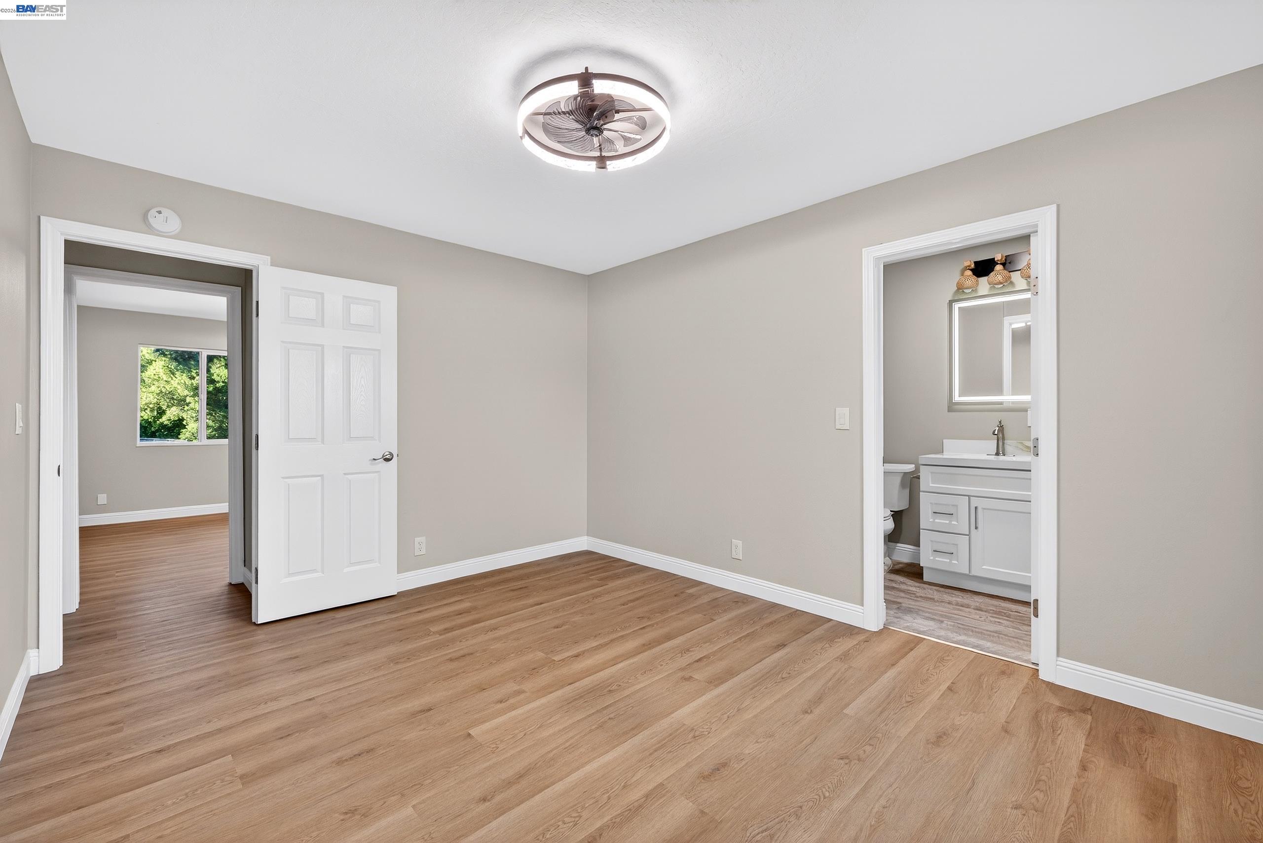 Photo #33: 41124000 Listing: Photo #33