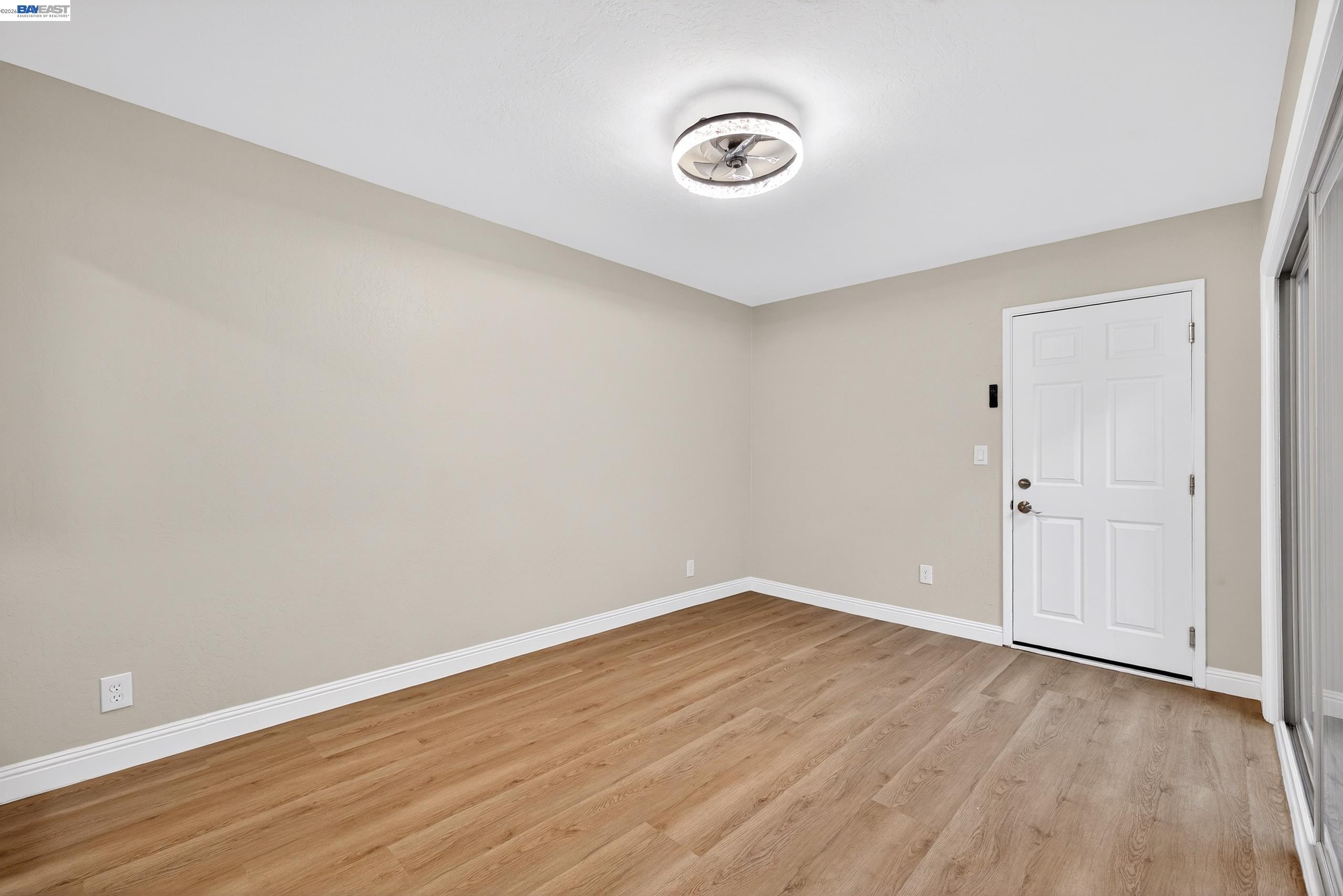 Photo #34: 41124000 Listing: Photo #34