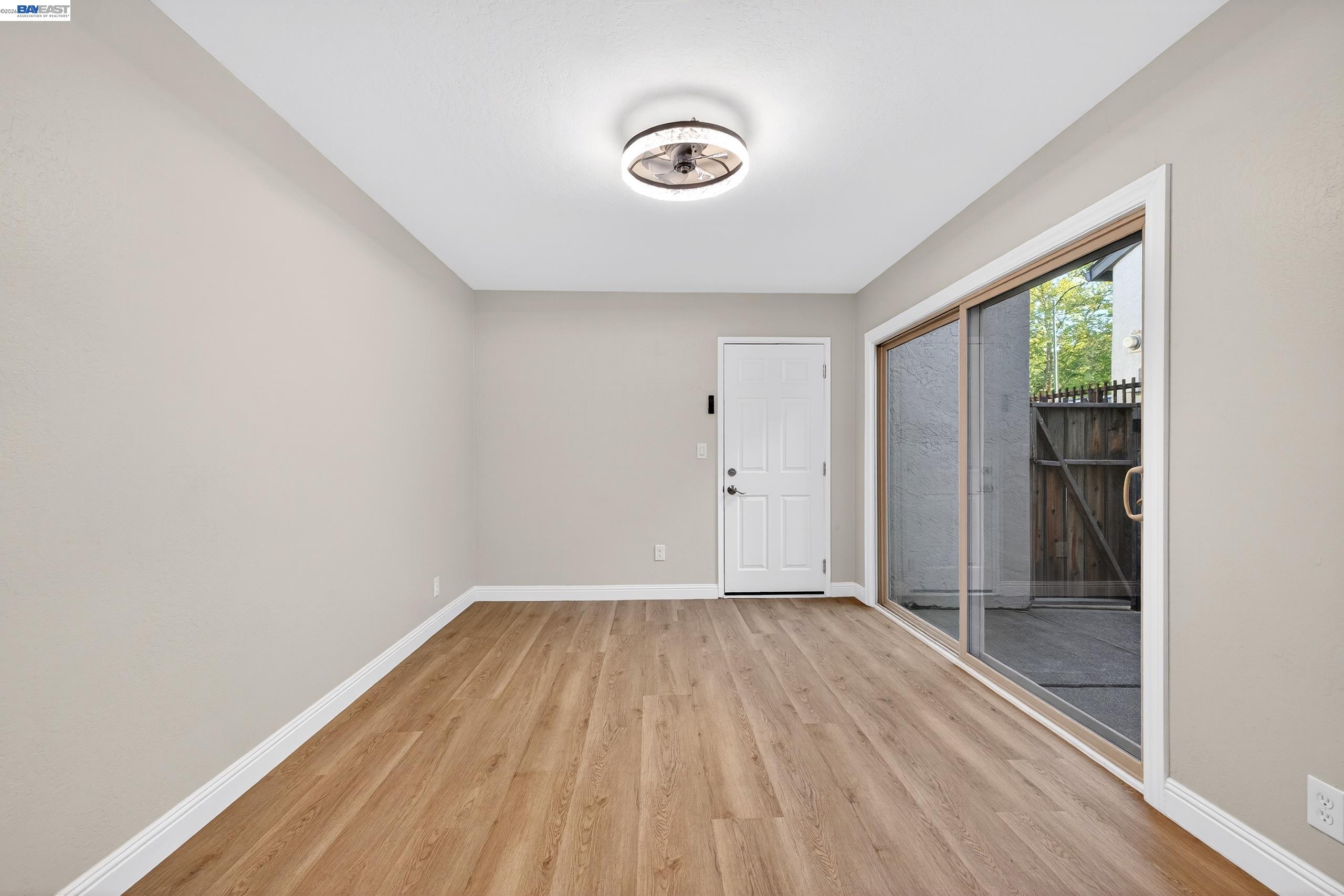 Photo #5: 41124000 Listing: Photo #5