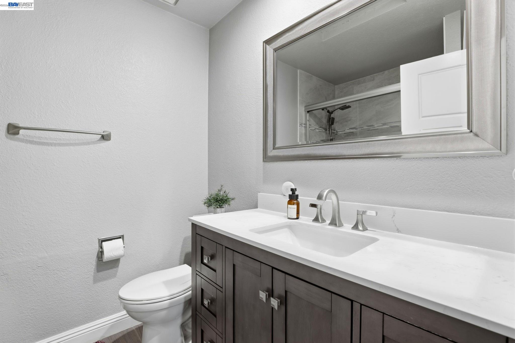 Detail Gallery Image 16 of 22 For 3877 Vine St, Pleasanton,  CA 94566 - 2 Beds | 2/1 Baths