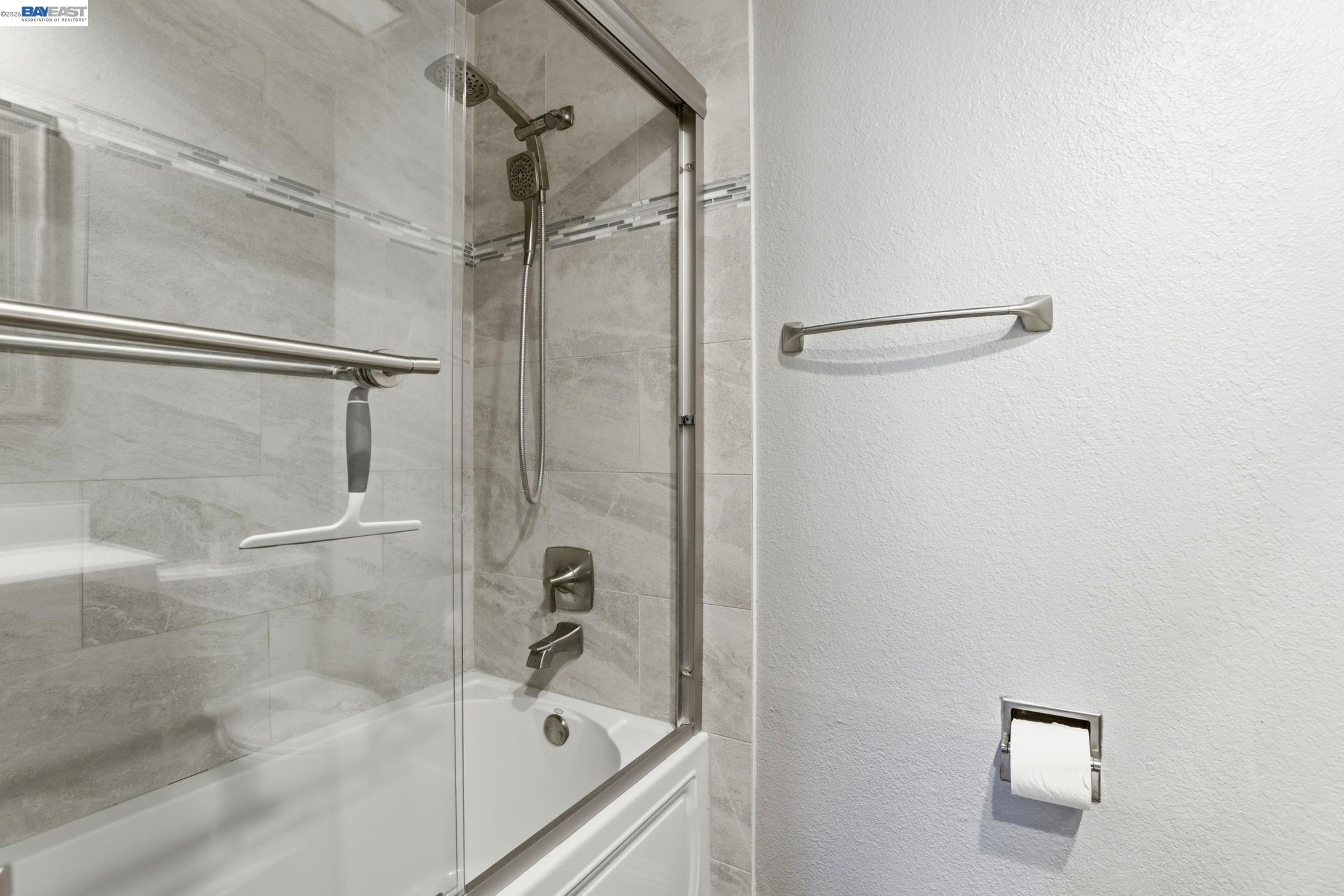 Detail Gallery Image 18 of 22 For 3877 Vine St, Pleasanton,  CA 94566 - 2 Beds | 2/1 Baths