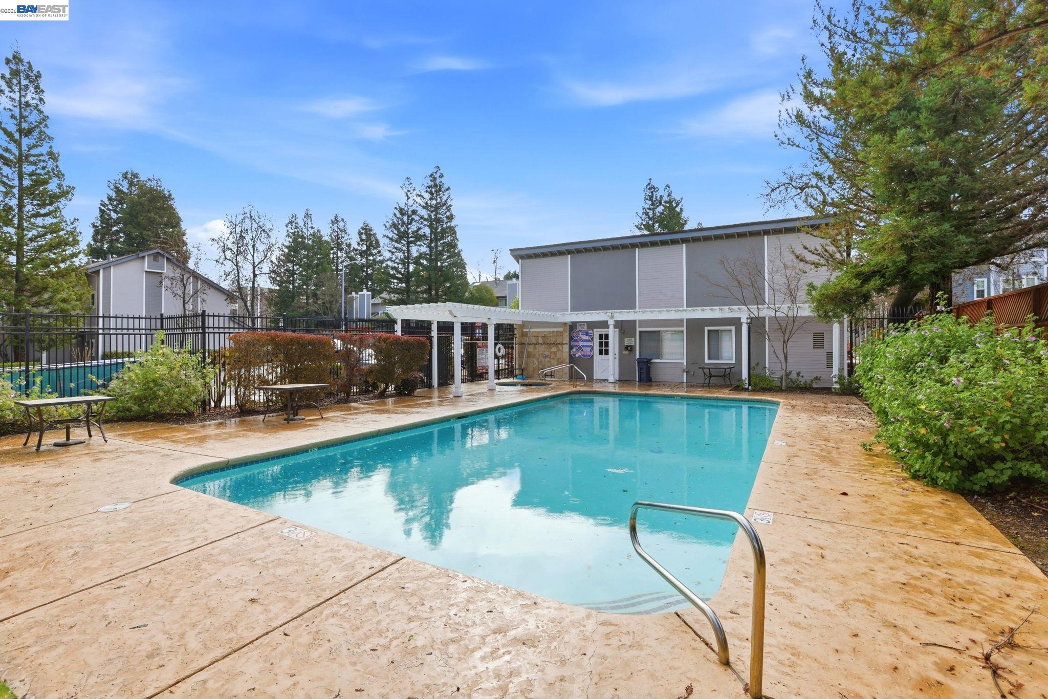 Detail Gallery Image 21 of 22 For 3877 Vine St, Pleasanton,  CA 94566 - 2 Beds | 2/1 Baths