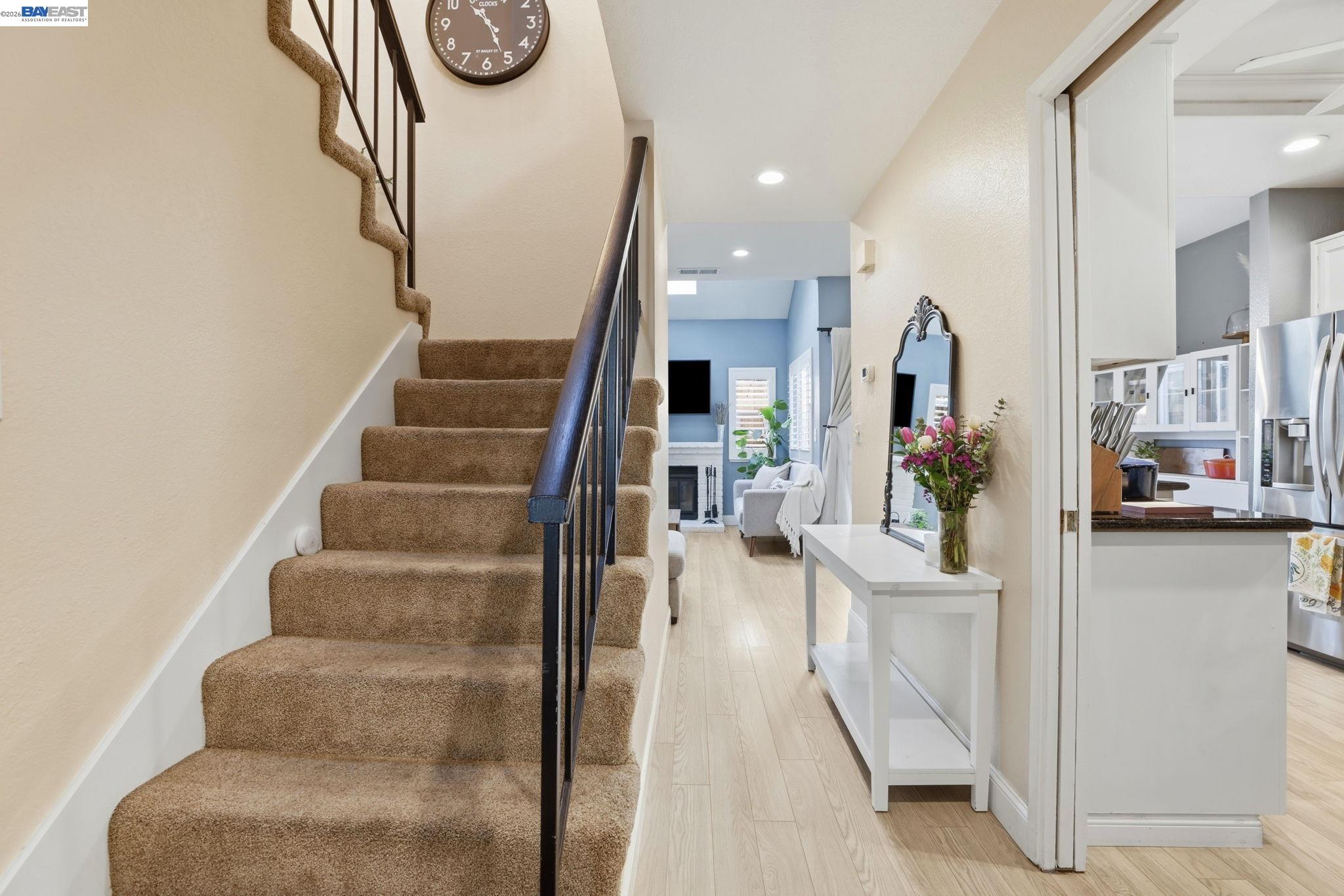 Detail Gallery Image 7 of 22 For 3877 Vine St, Pleasanton,  CA 94566 - 2 Beds | 2/1 Baths