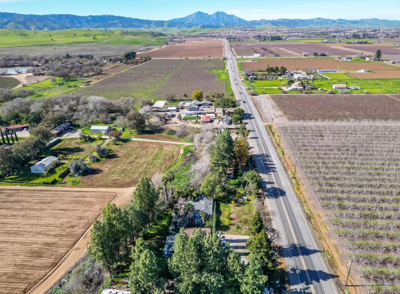 Detail Gallery Image 4 of 6 For 23650 Marsh Creek Rd, Brentwood,  CA 94513 - 2 Beds | 2 Baths