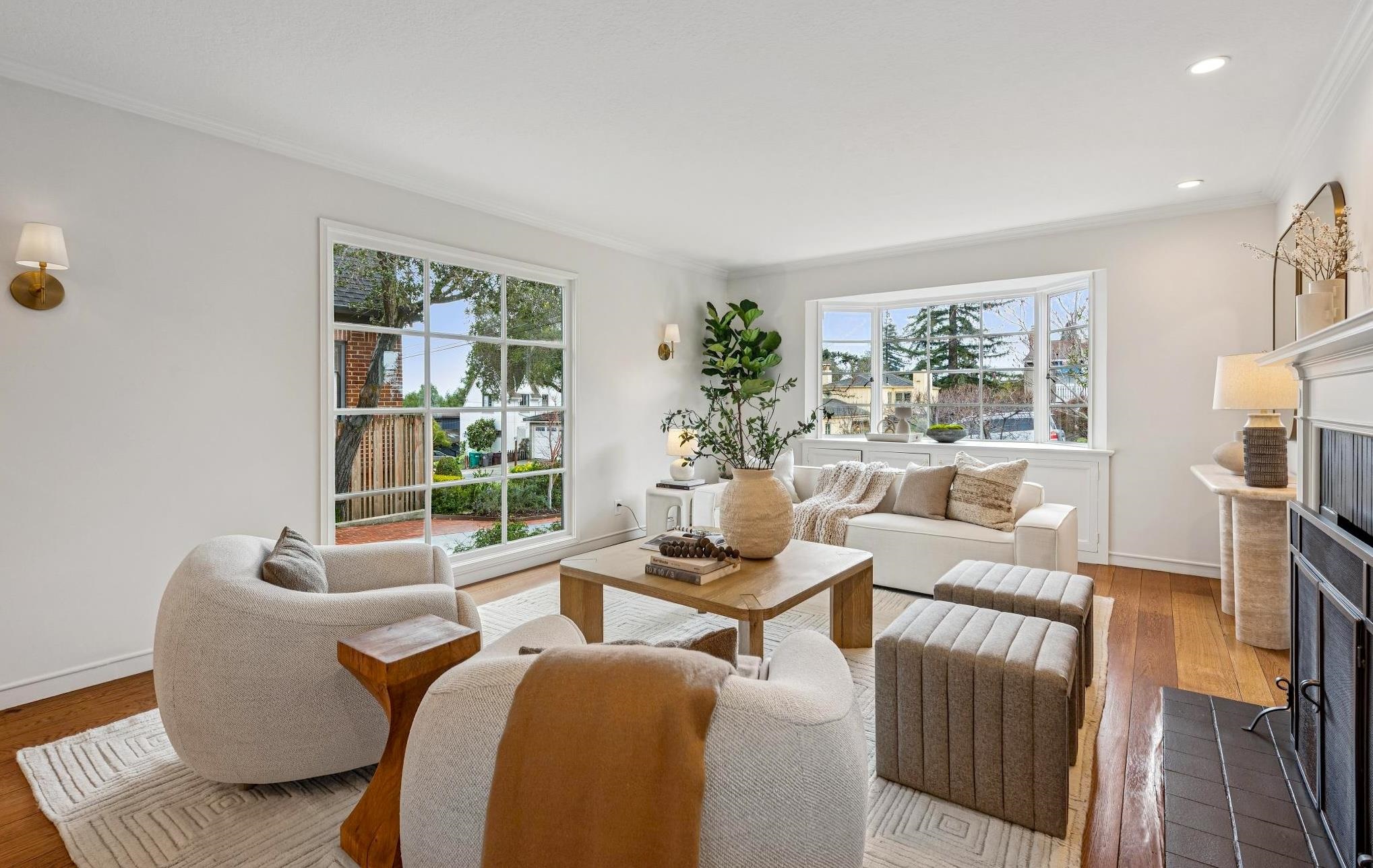 Detail Gallery Image 9 of 58 For 3938 Oakmore Rd, Oakland,  CA 94602 - 4 Beds | 2 Baths