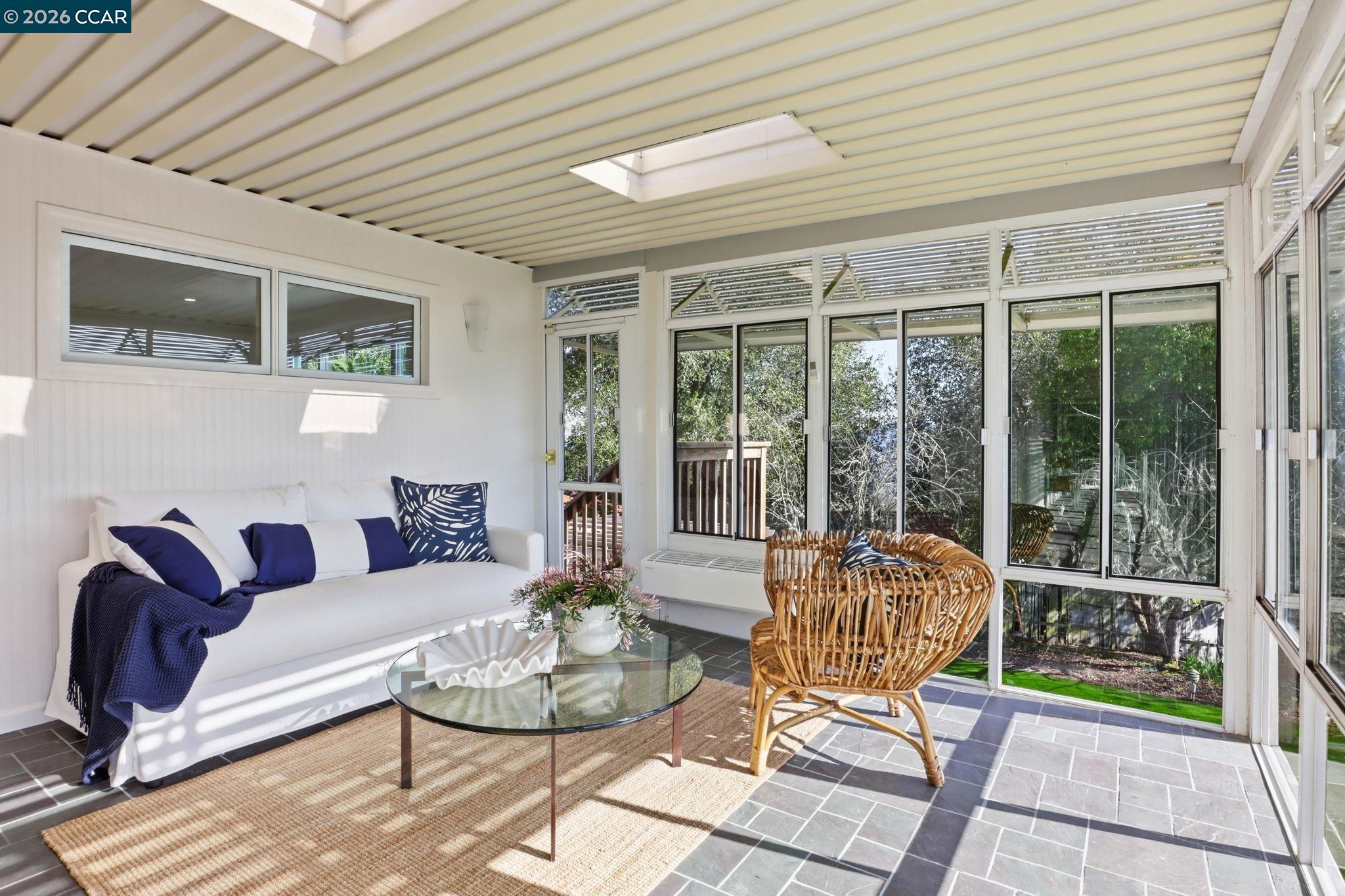 Detail Gallery Image 16 of 56 For 128 Diablo View Dr, Orinda,  CA 94563 - 5 Beds | 3 Baths