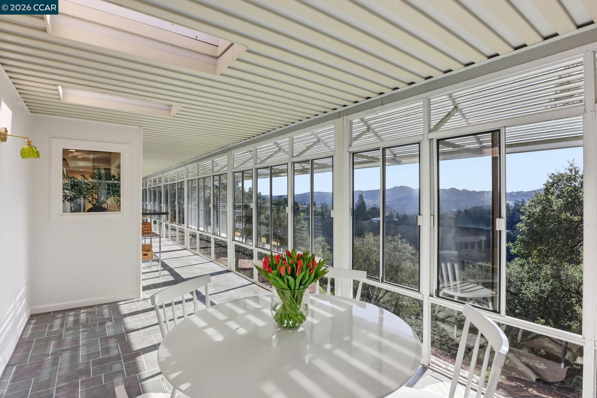 Detail Gallery Image 18 of 56 For 128 Diablo View Dr, Orinda,  CA 94563 - 5 Beds | 3 Baths