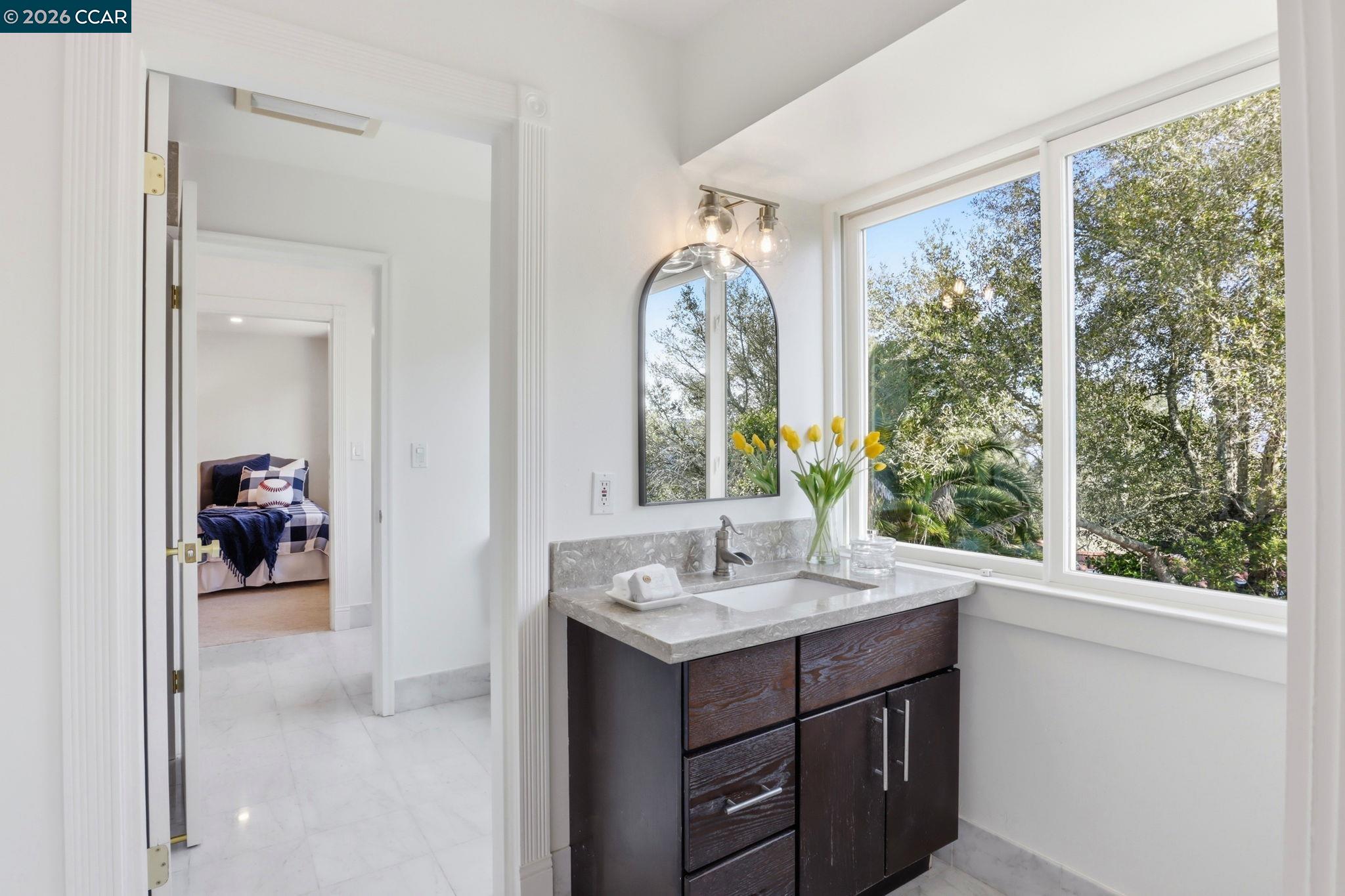 Detail Gallery Image 26 of 56 For 128 Diablo View Dr, Orinda,  CA 94563 - 5 Beds | 3 Baths