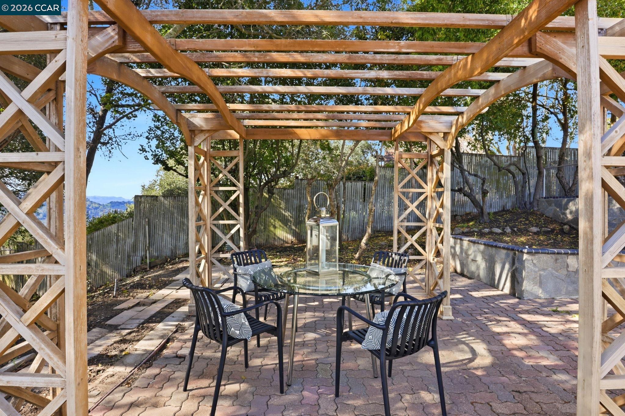 Detail Gallery Image 42 of 56 For 128 Diablo View Dr, Orinda,  CA 94563 - 5 Beds | 3 Baths