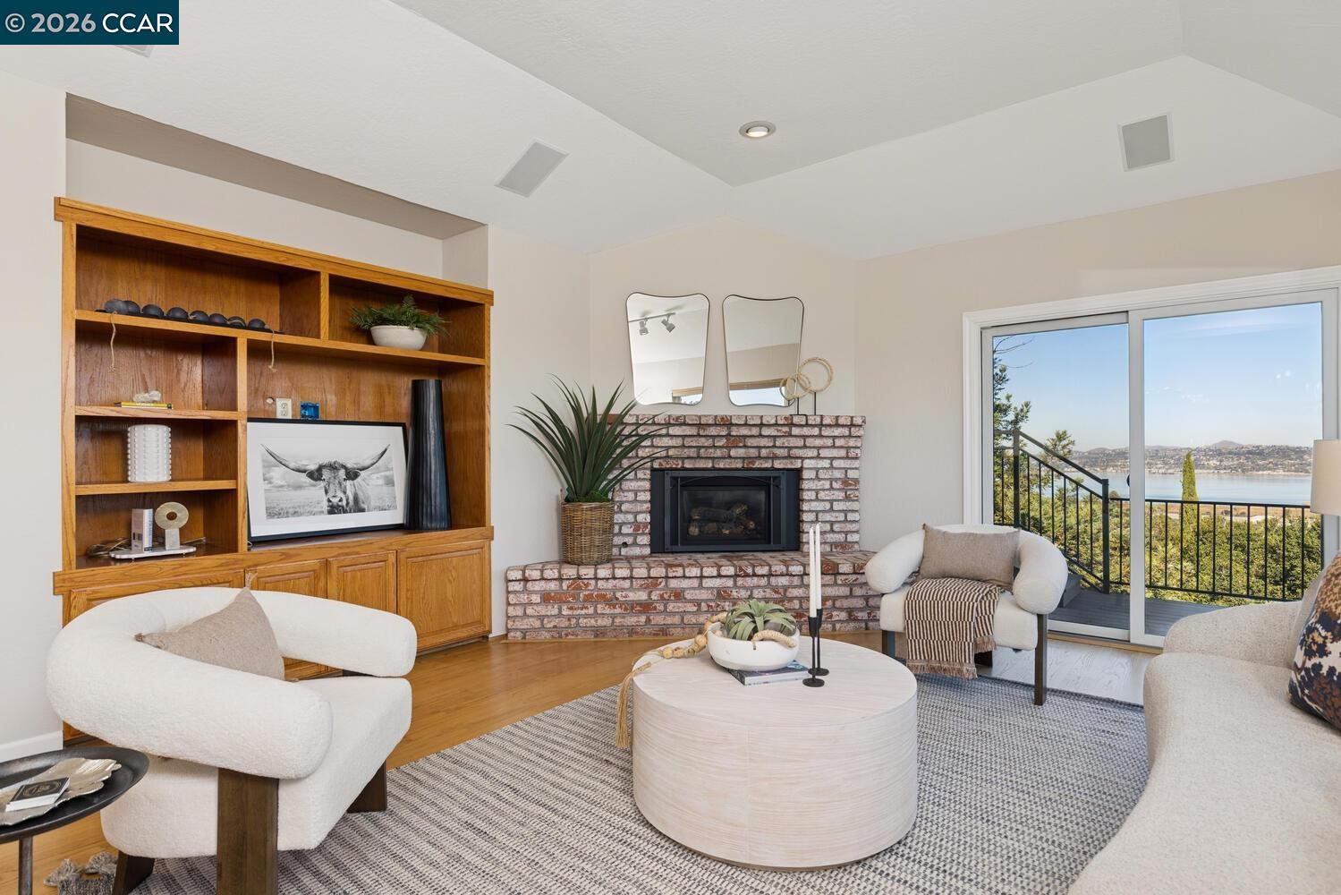Detail Gallery Image 15 of 34 For 1087 Hillside Dr, Martinez,  CA 94553 - 4 Beds | 2/1 Baths
