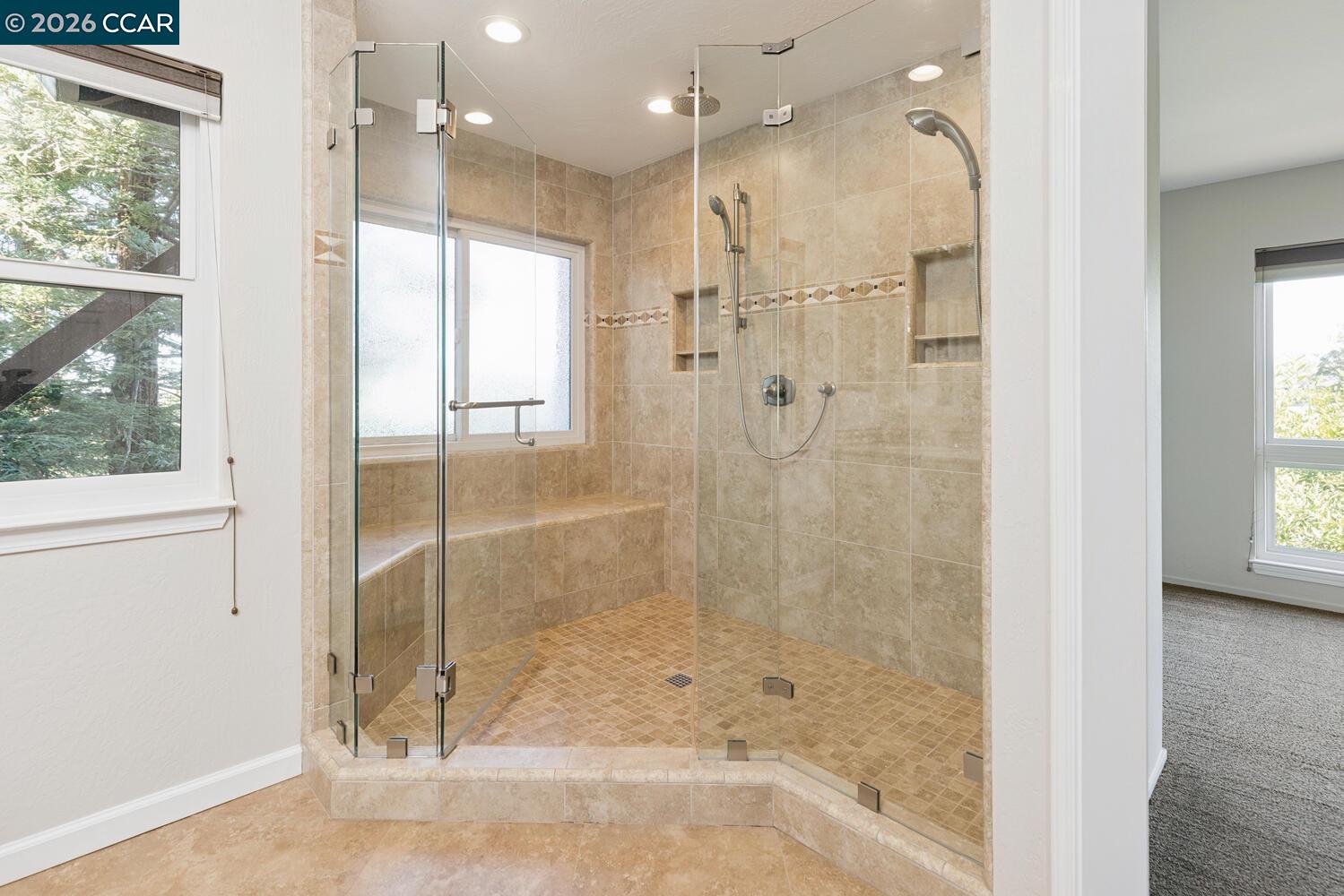 Detail Gallery Image 19 of 34 For 1087 Hillside Dr, Martinez,  CA 94553 - 4 Beds | 2/1 Baths