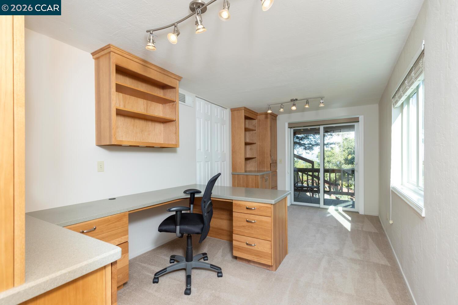 Detail Gallery Image 26 of 34 For 1087 Hillside Dr, Martinez,  CA 94553 - 4 Beds | 2/1 Baths