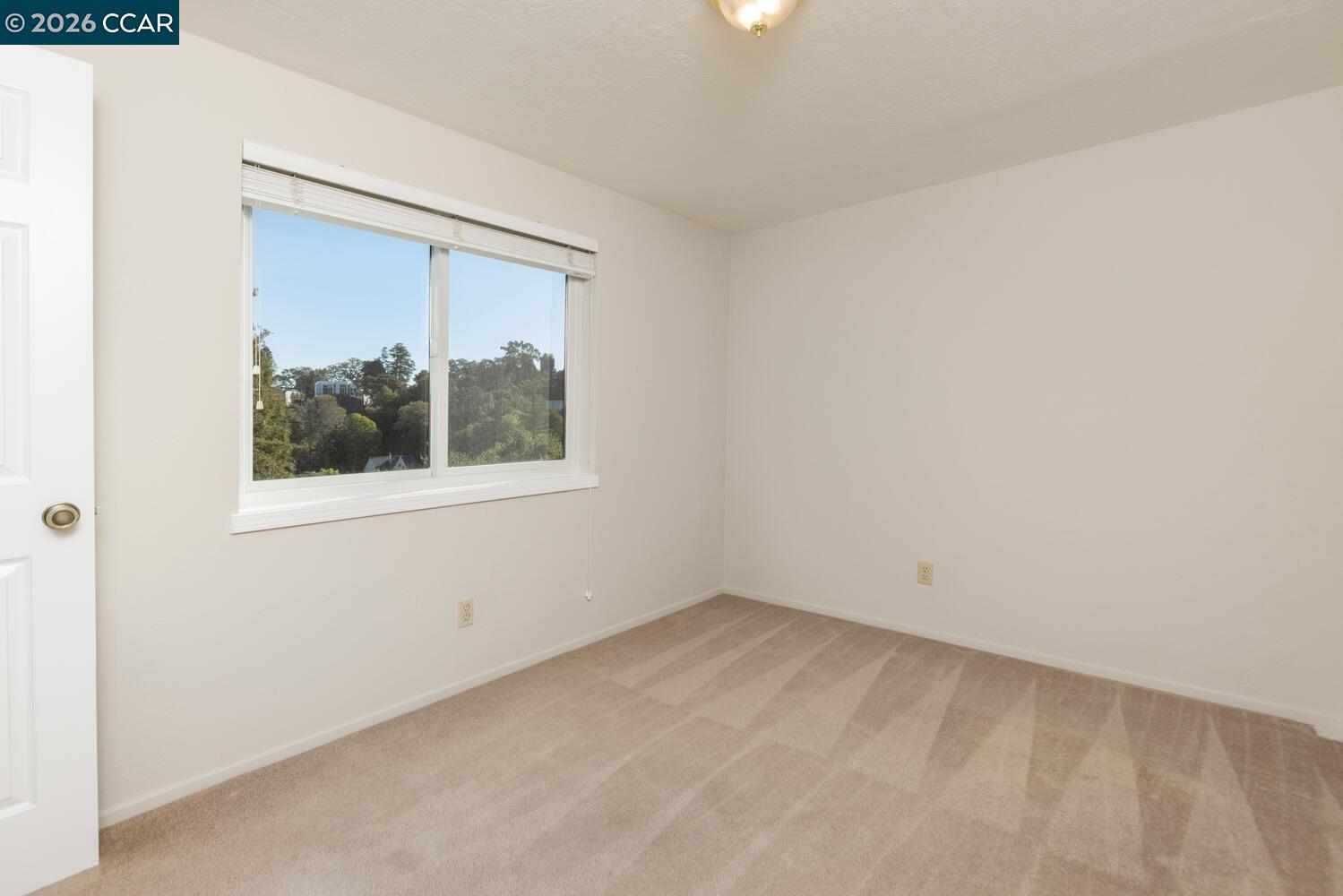 Detail Gallery Image 28 of 34 For 1087 Hillside Dr, Martinez,  CA 94553 - 4 Beds | 2/1 Baths