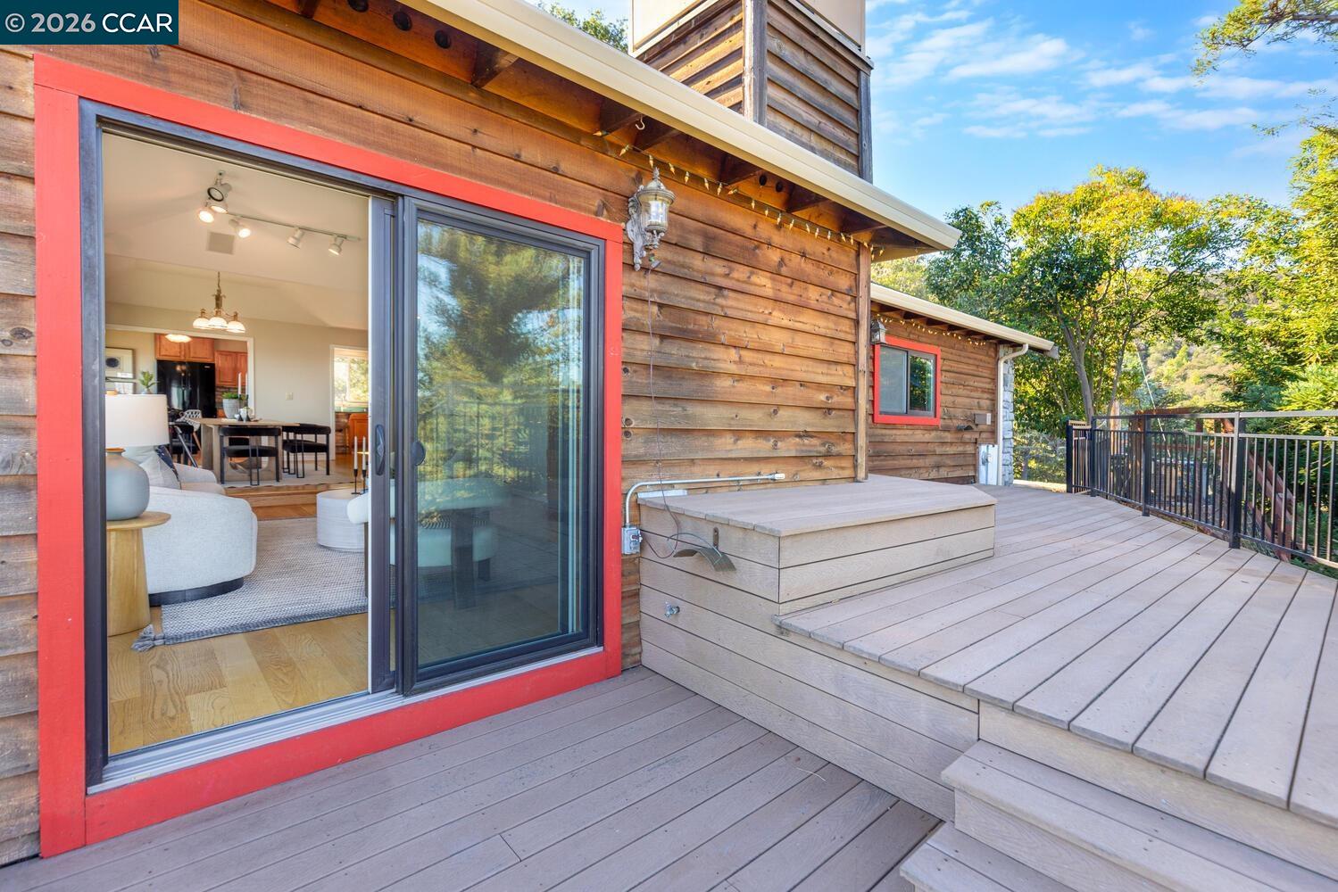 Detail Gallery Image 29 of 34 For 1087 Hillside Dr, Martinez,  CA 94553 - 4 Beds | 2/1 Baths