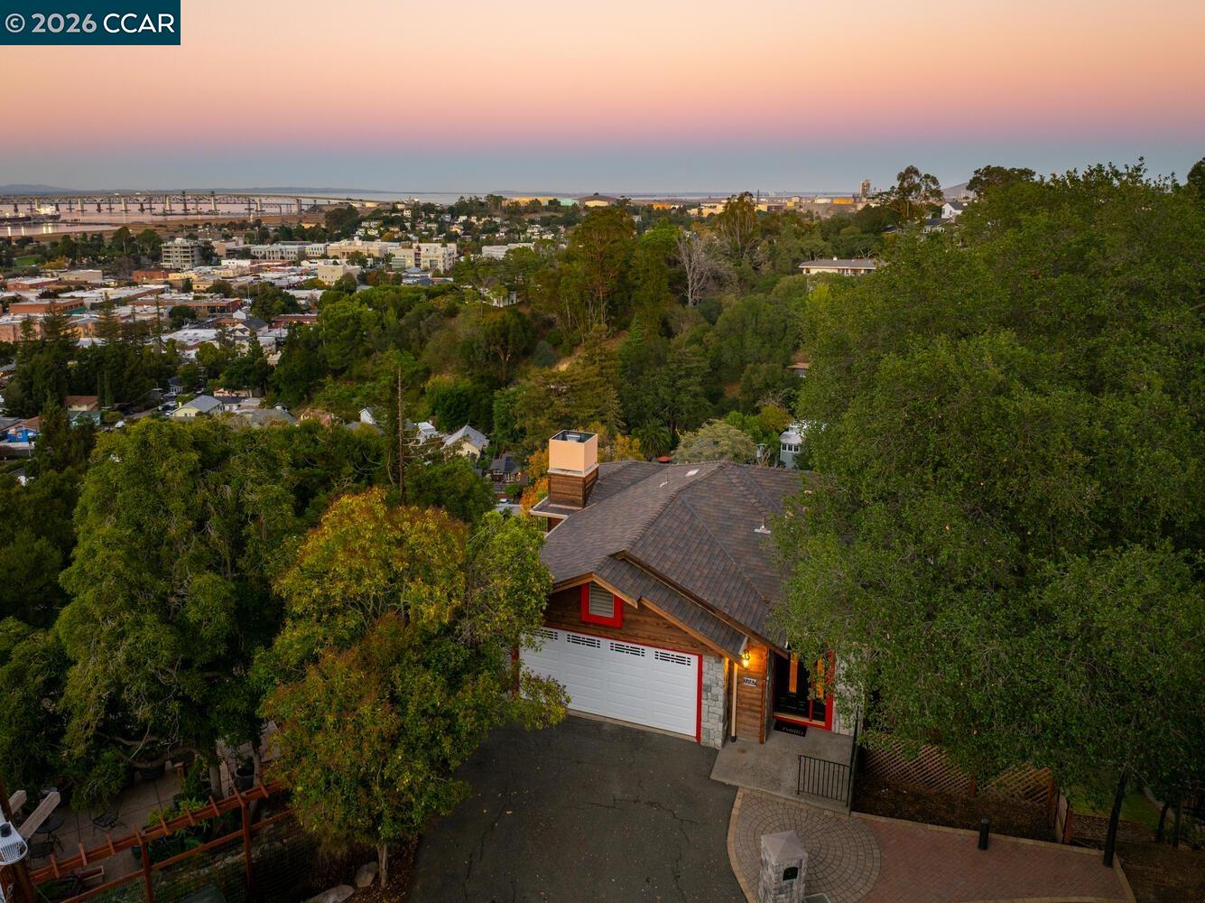 Detail Gallery Image 32 of 34 For 1087 Hillside Dr, Martinez,  CA 94553 - 4 Beds | 2/1 Baths