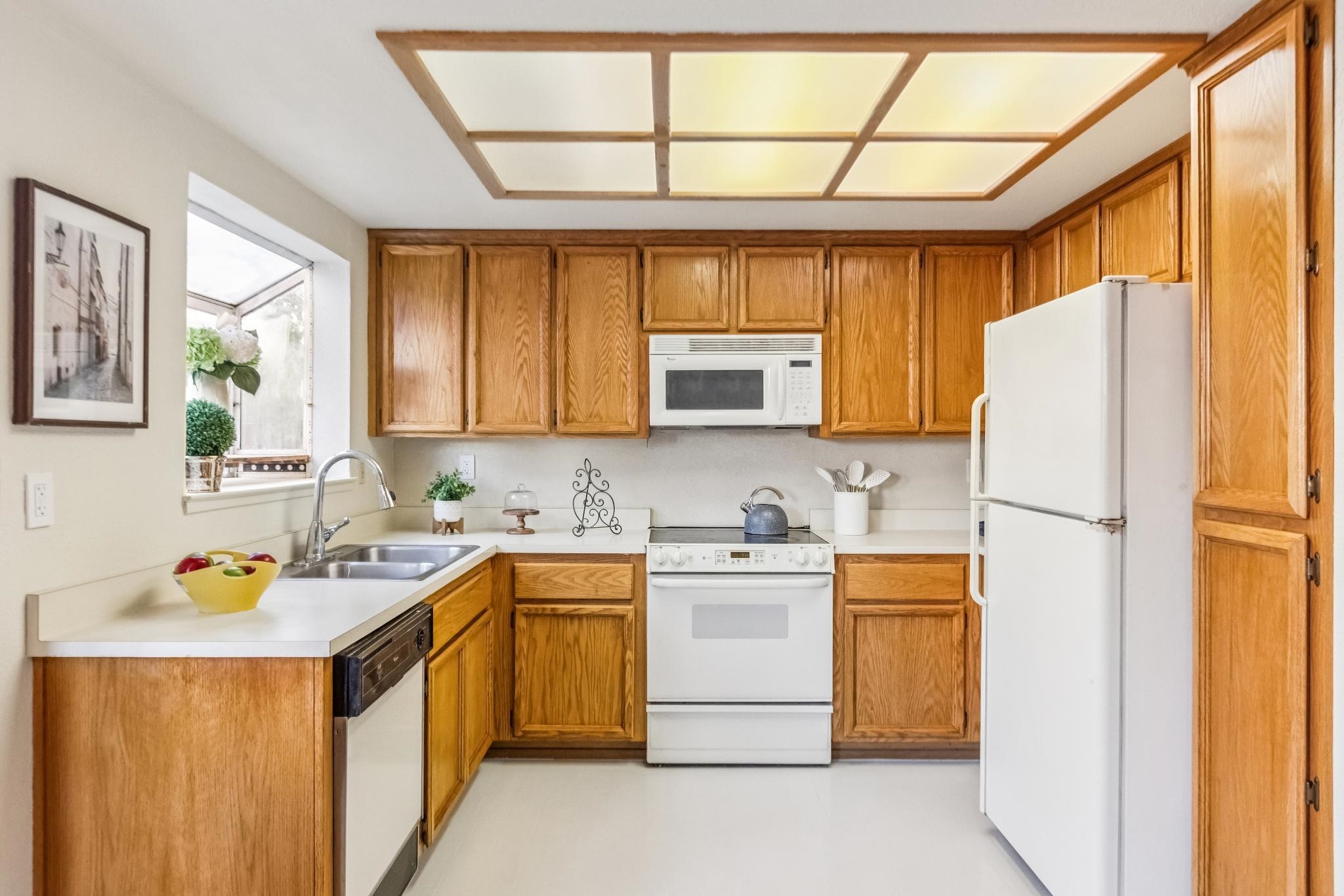 Detail Gallery Image 24 of 42 For 1152 Old Alameda Pt, Alameda,  CA 94502 - 3 Beds | 2/1 Baths