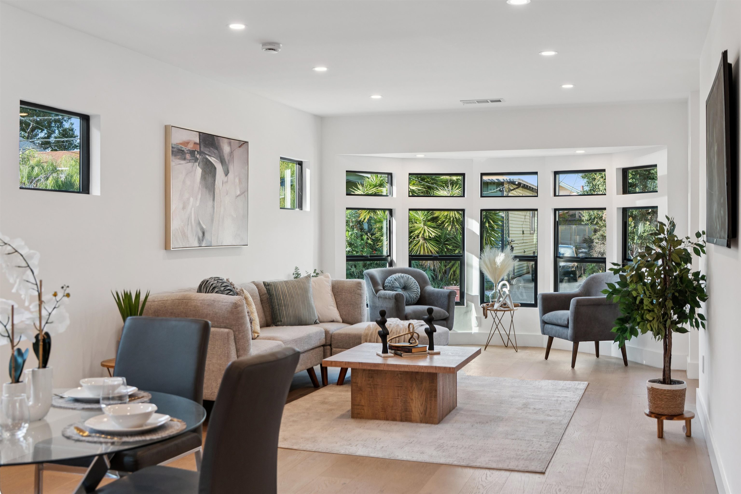 Detail Gallery Image 12 of 55 For 975 55 St, Oakland,  CA 94608 - 3 Beds | 3 Baths